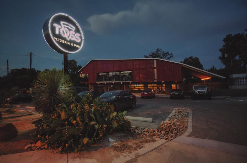 Toss Pizzeria & Pub: the place