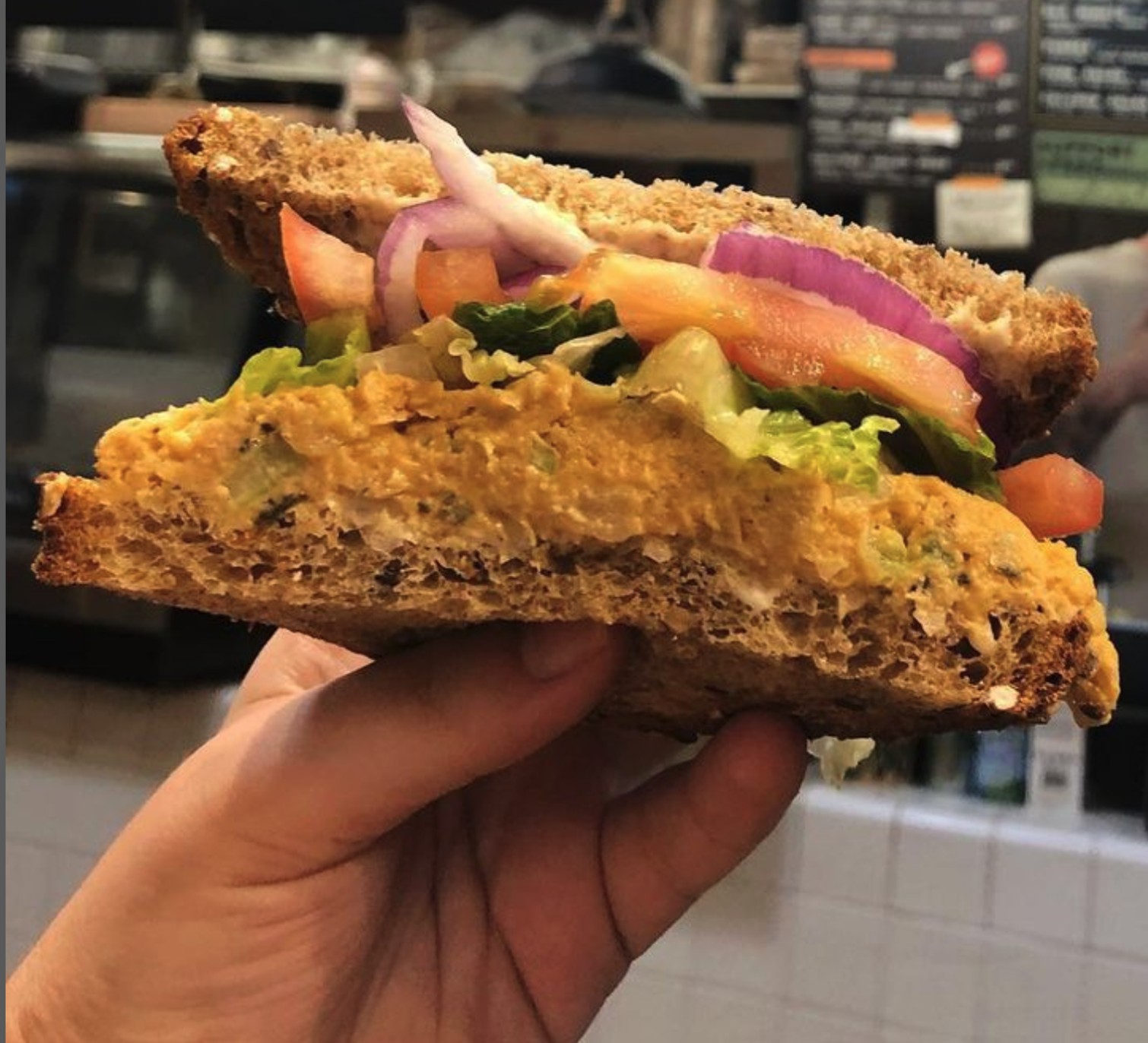 LUHV VEGAN DELI: food & drinks
