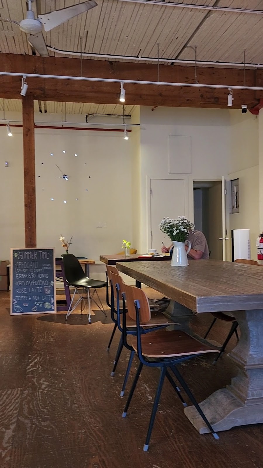 Rocanini Coffee Roasters: the place