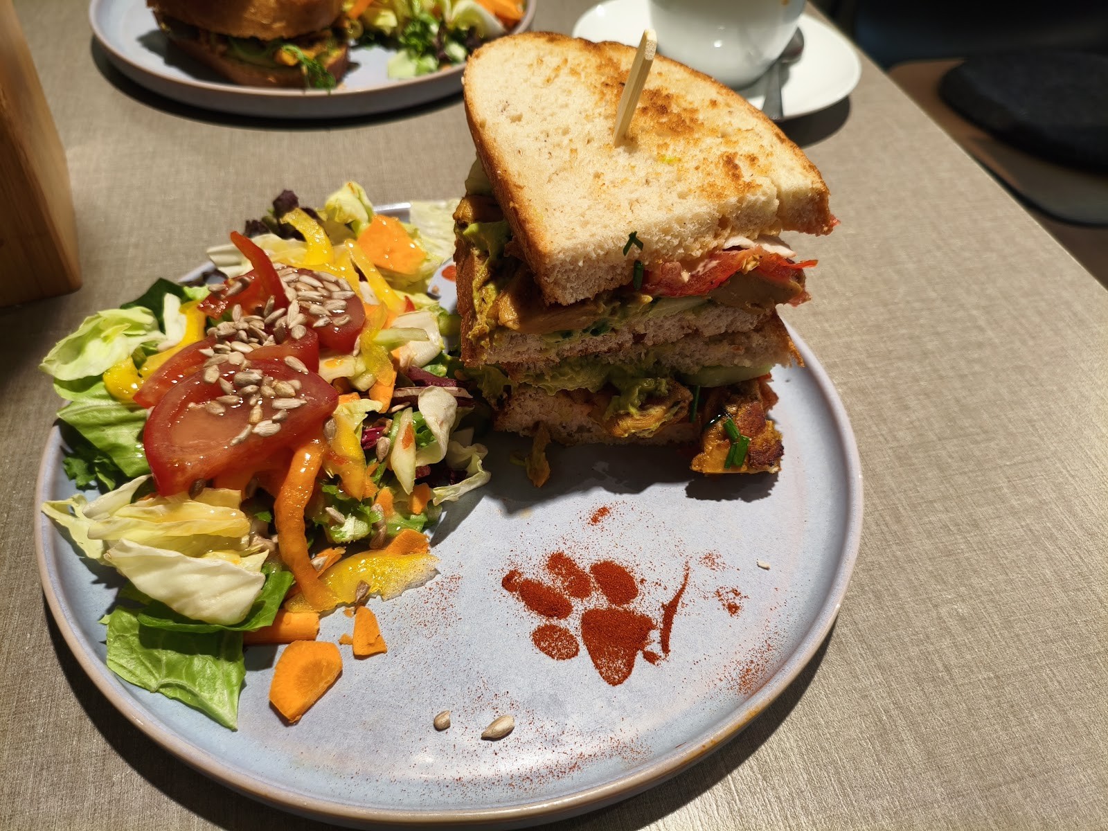 Katzentempel Munich: food & drinks