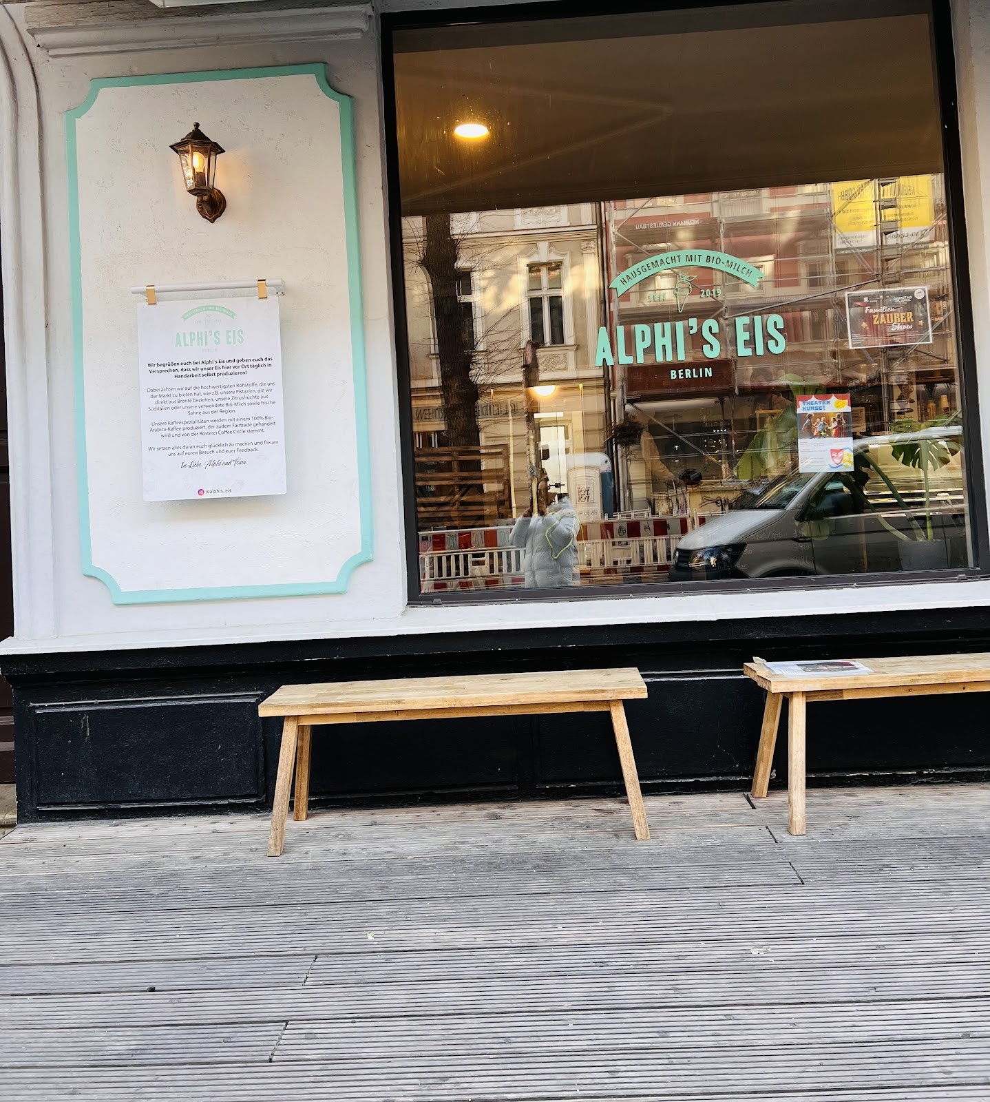Alphi's Eis: the place