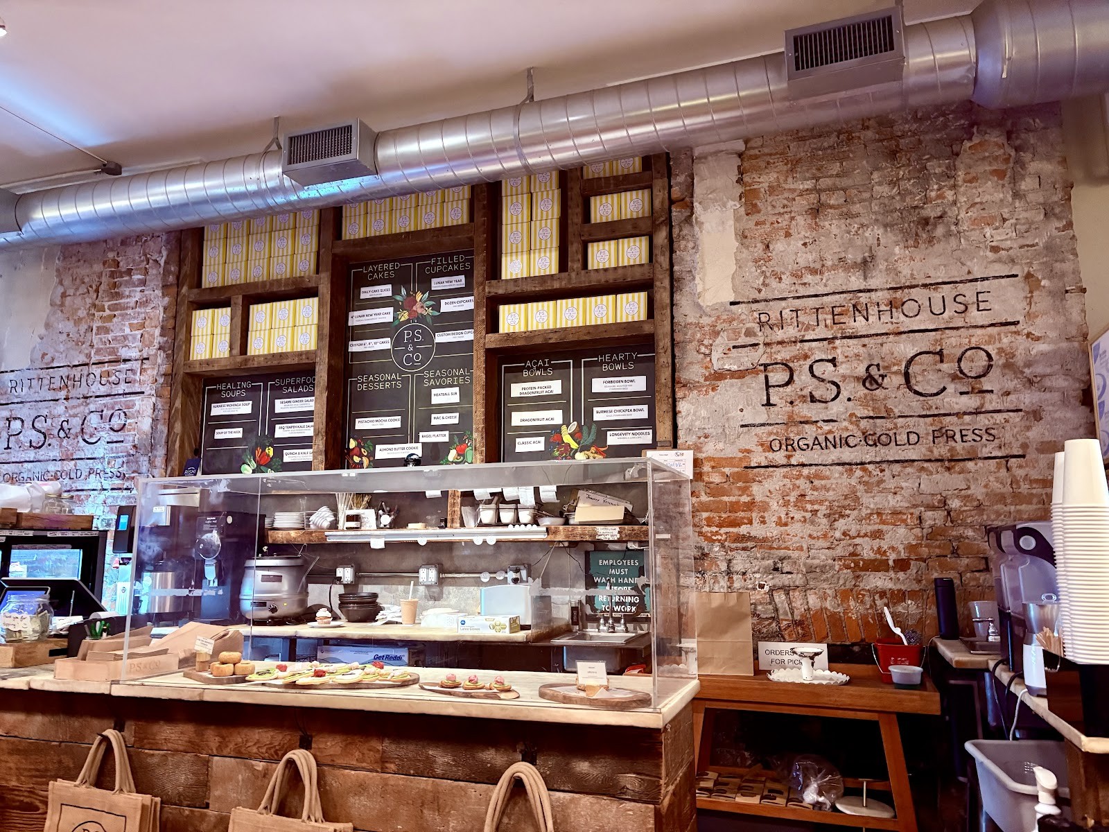 P.S. & Co.: the place