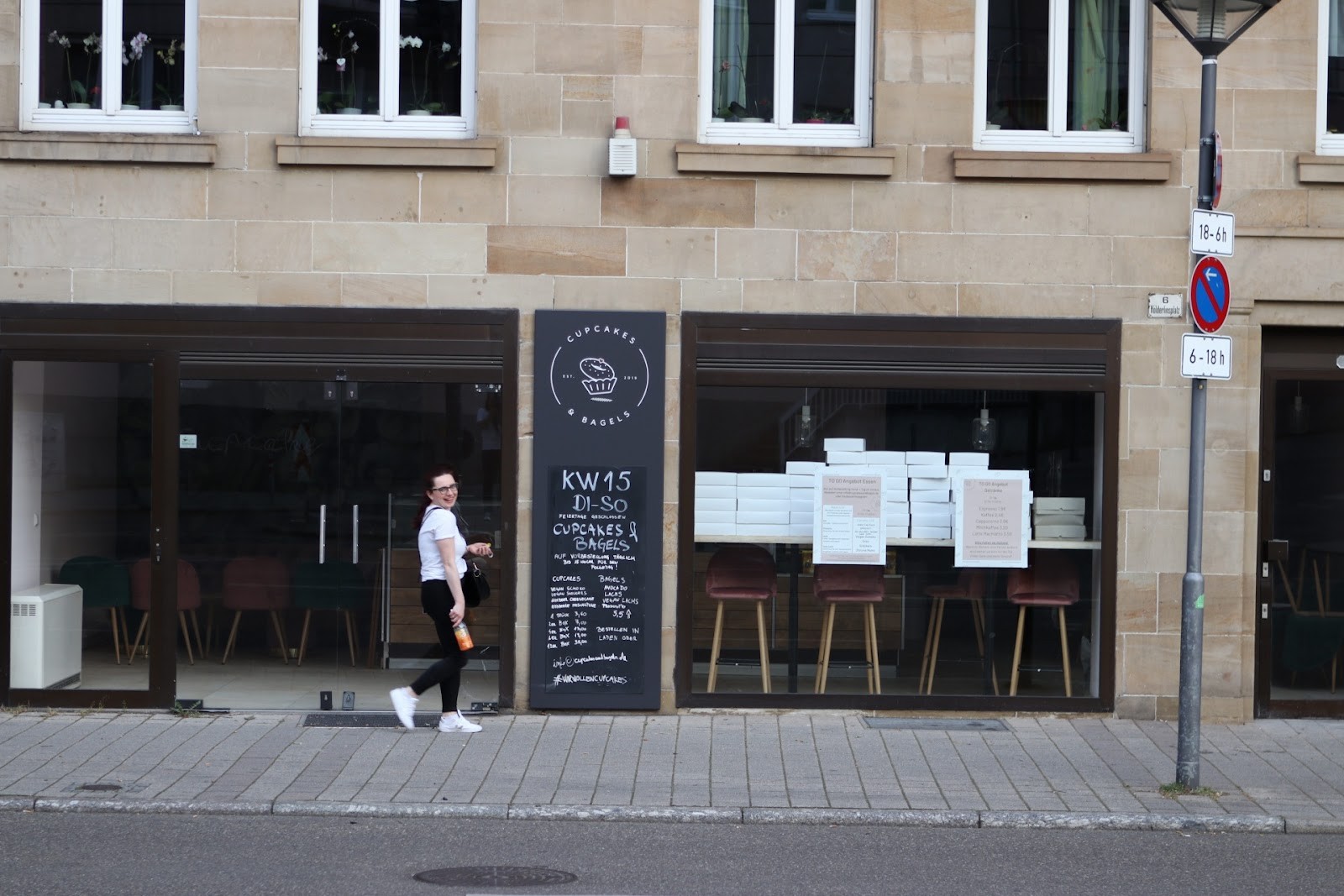 Cupcakes & Bagels: the place