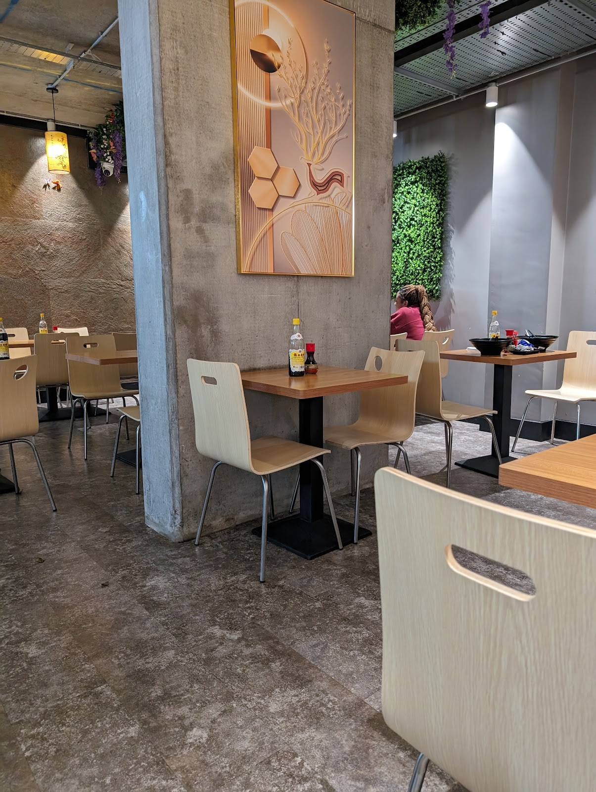 Mr Su's Noodles - Manchester Vita Circle Square: the place