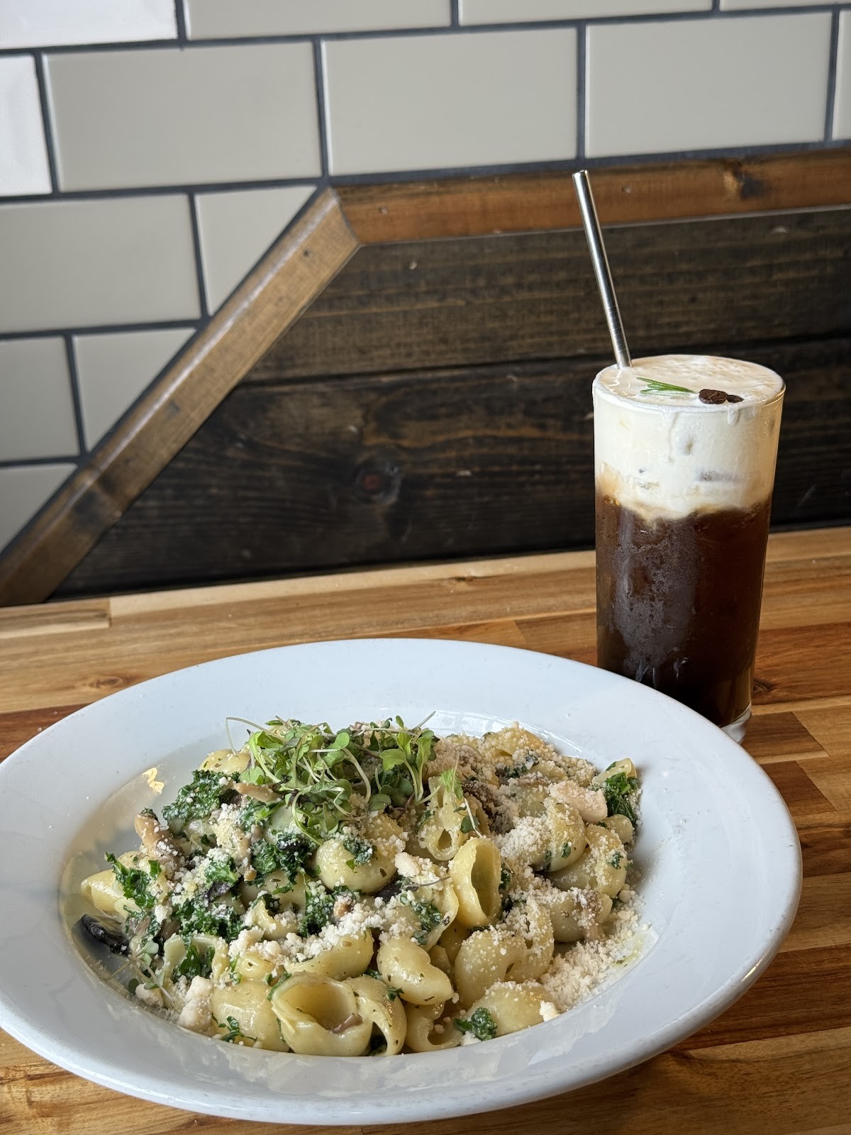 Lilla: food & drinks