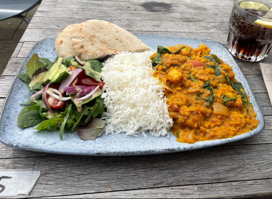 Kim’s Kitchen, Gallery & Bar: food & drinks