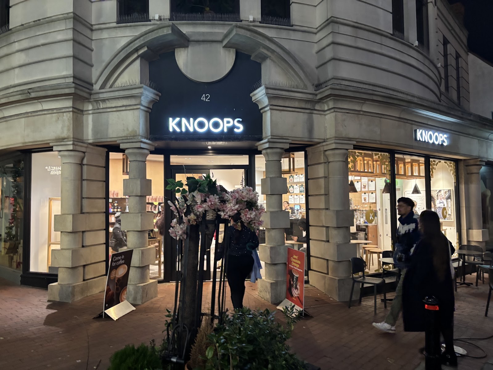 Knoops: the place