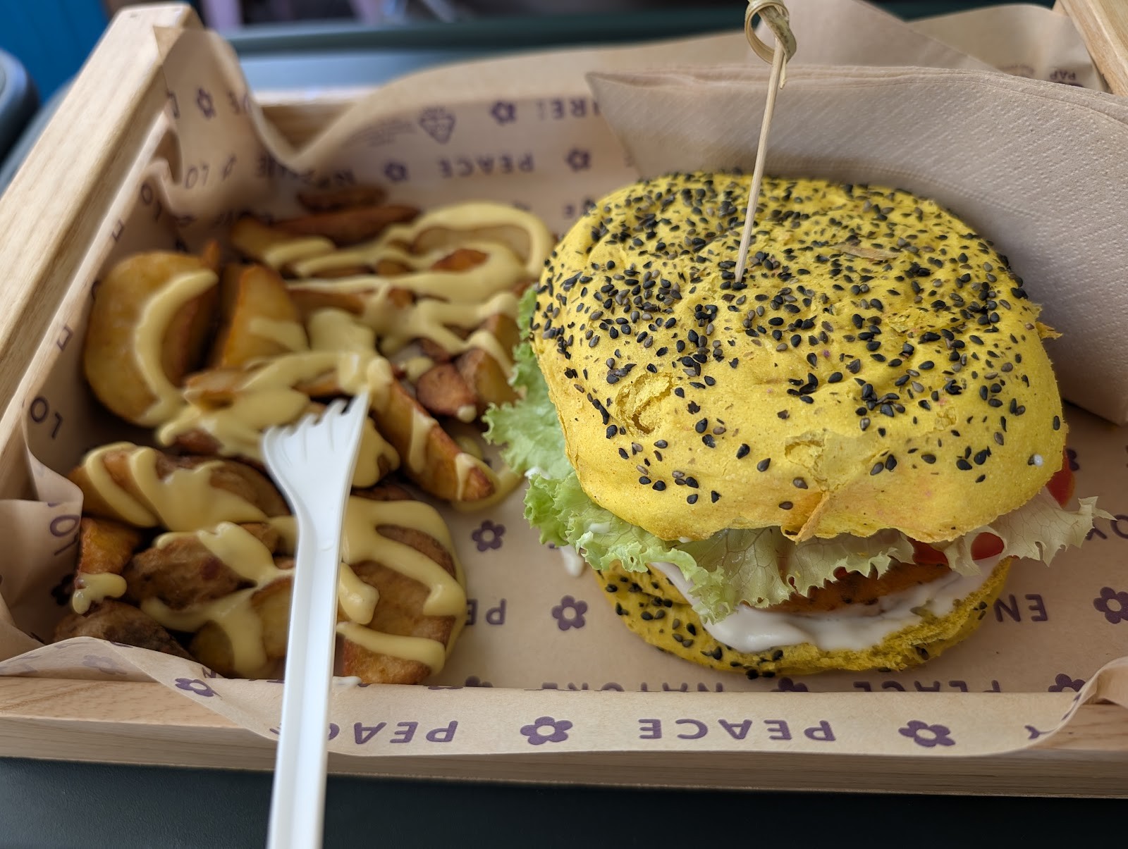 The flower burger: food & drinks