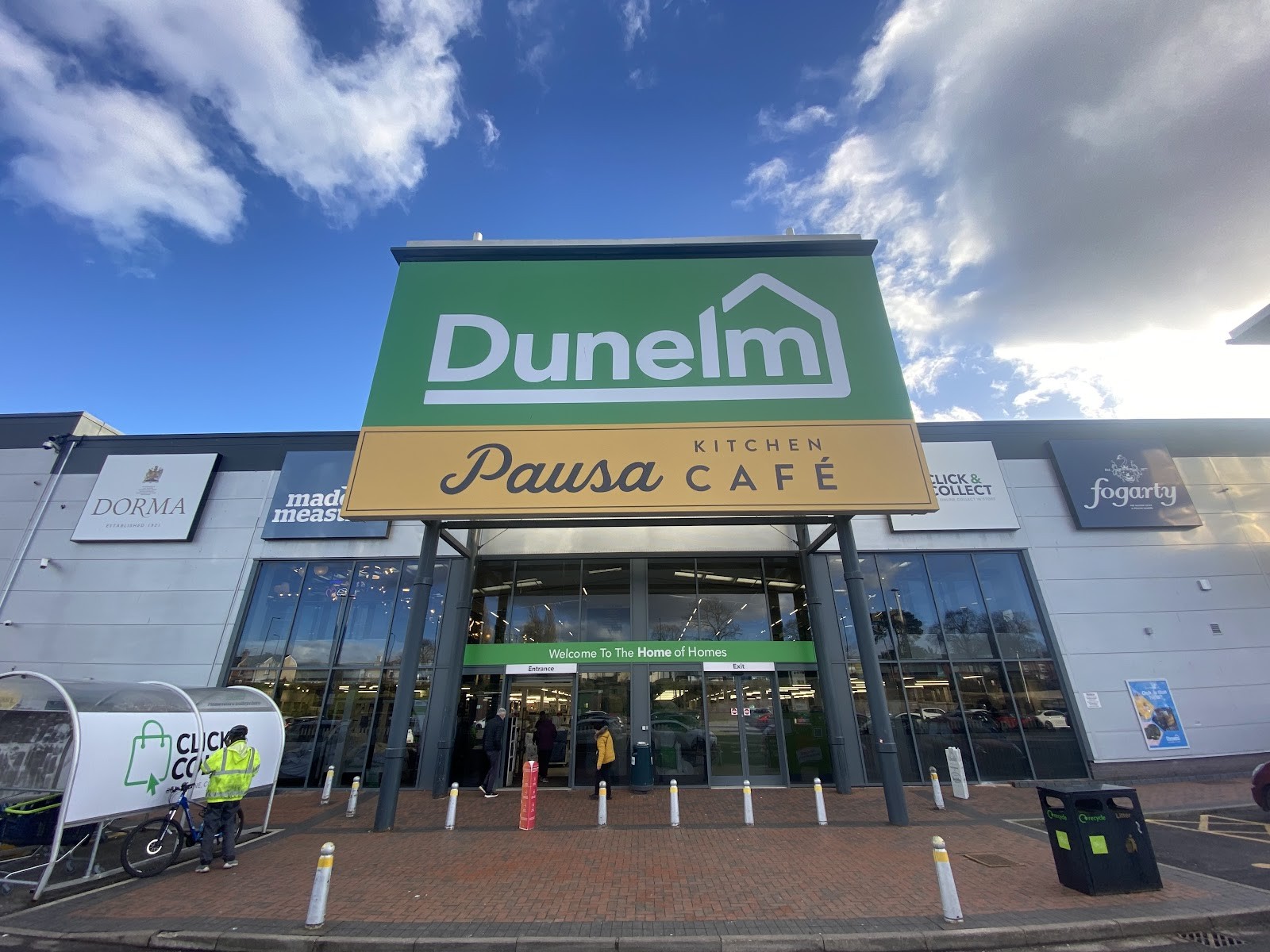 Pausa Cafe: the place
