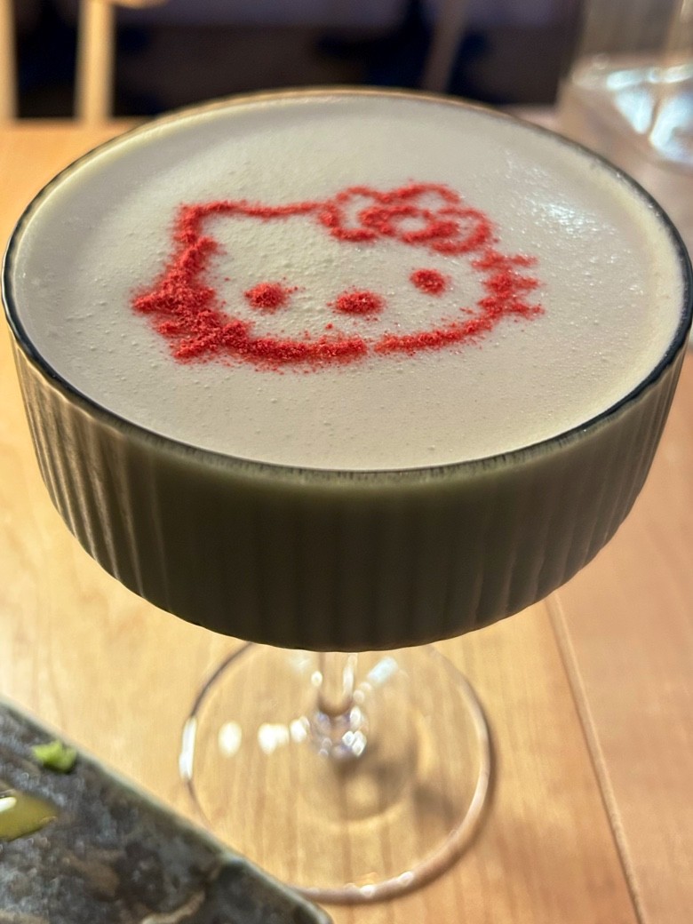 Sushi Momo by Christian Ventura: food & drinks