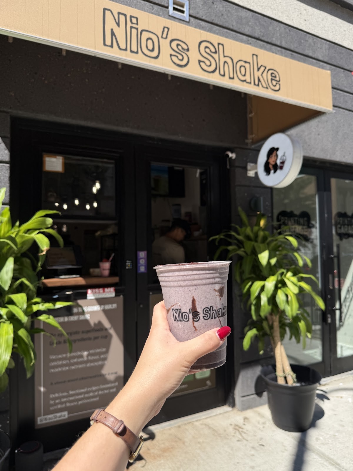 Nio's Shake: the place