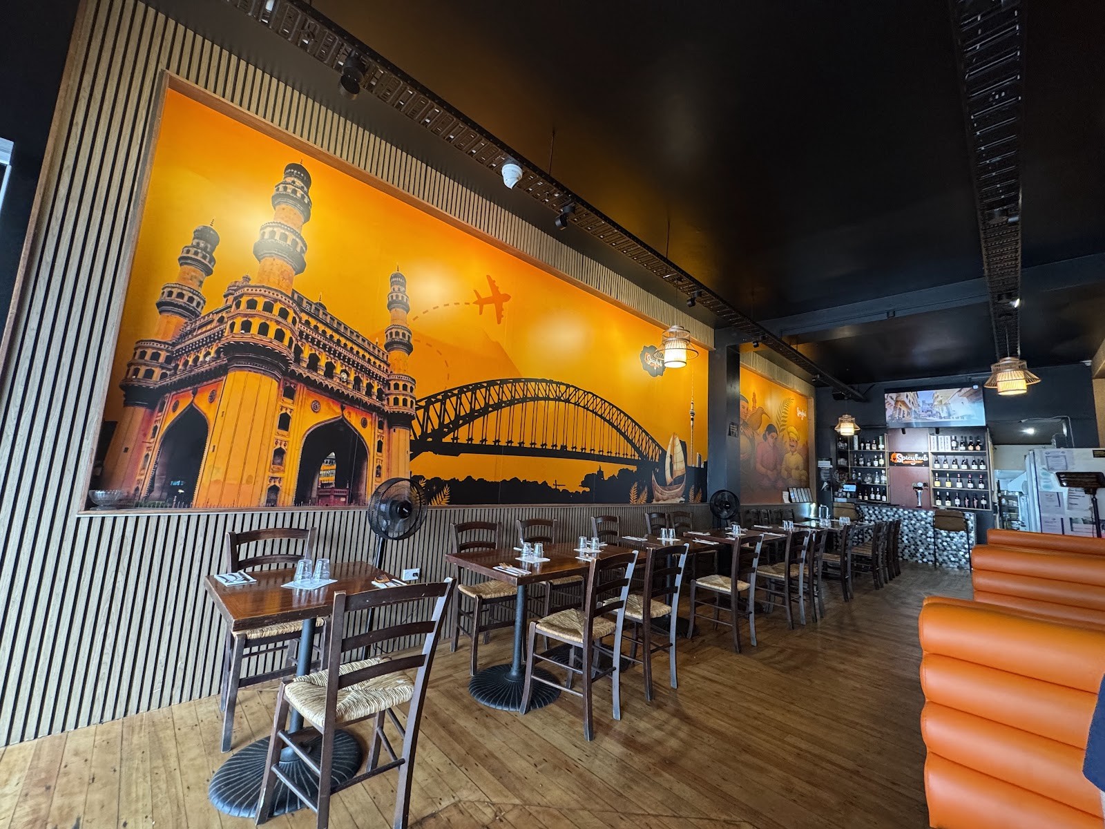 Spicy Hub Bar & Eatery: the place