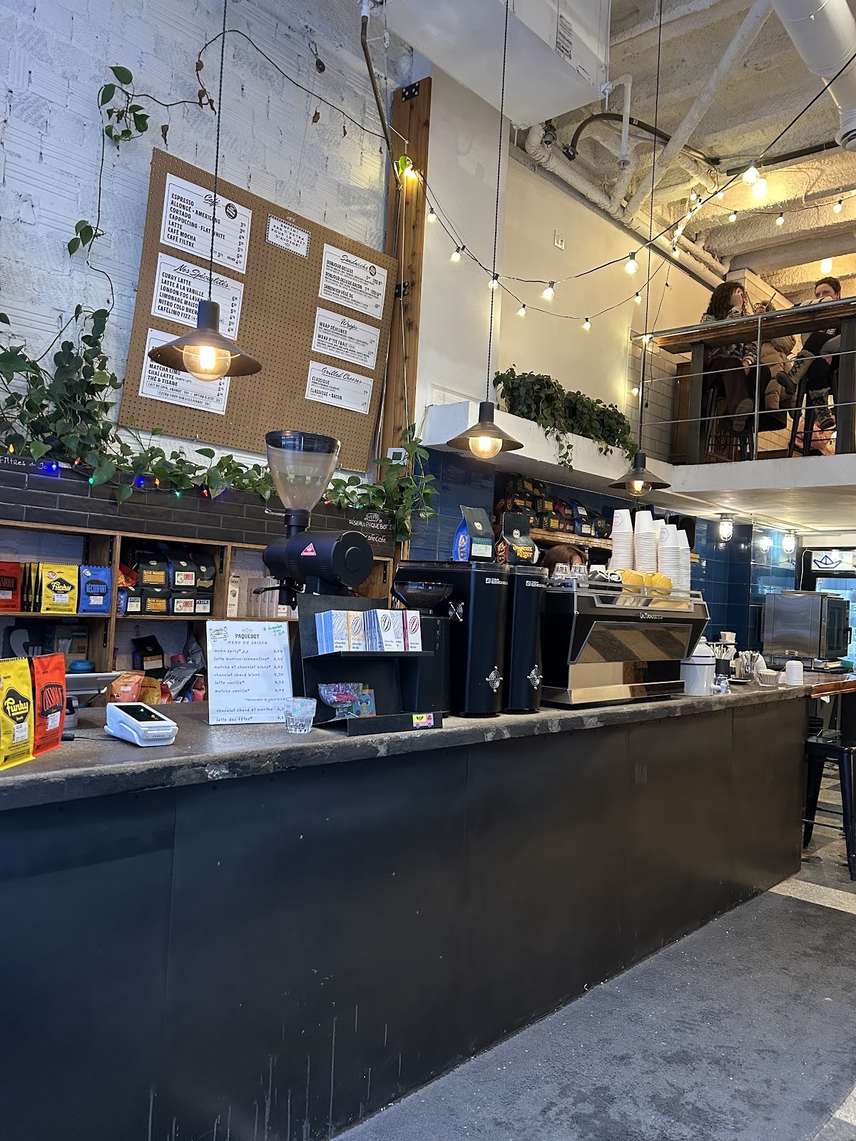 Café Paquebot Vieux-Montréal: the place