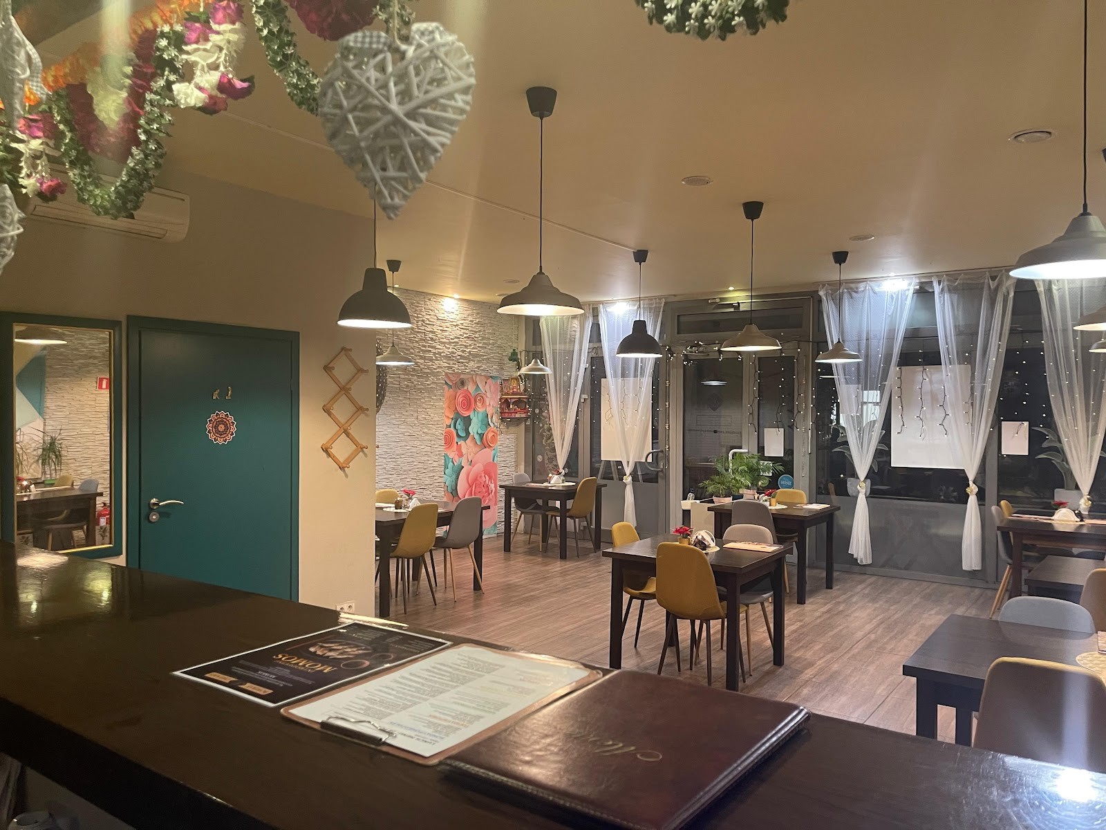 Bombay Dreams: Restauracja Indyjska, Kuchnia Ursus, Warszawa: the place