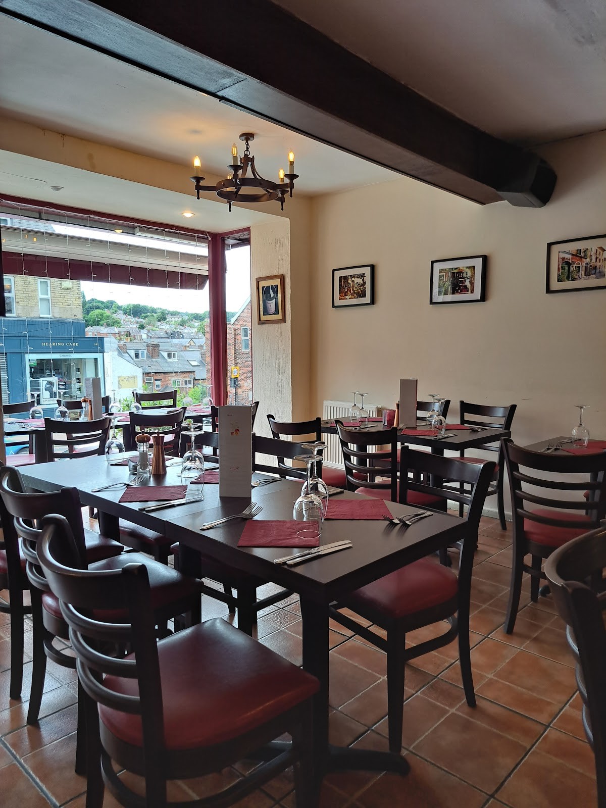 La Luna Restaurant: the place