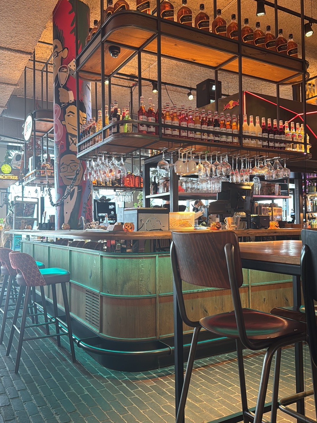 Foodhall Scheveningen: the place