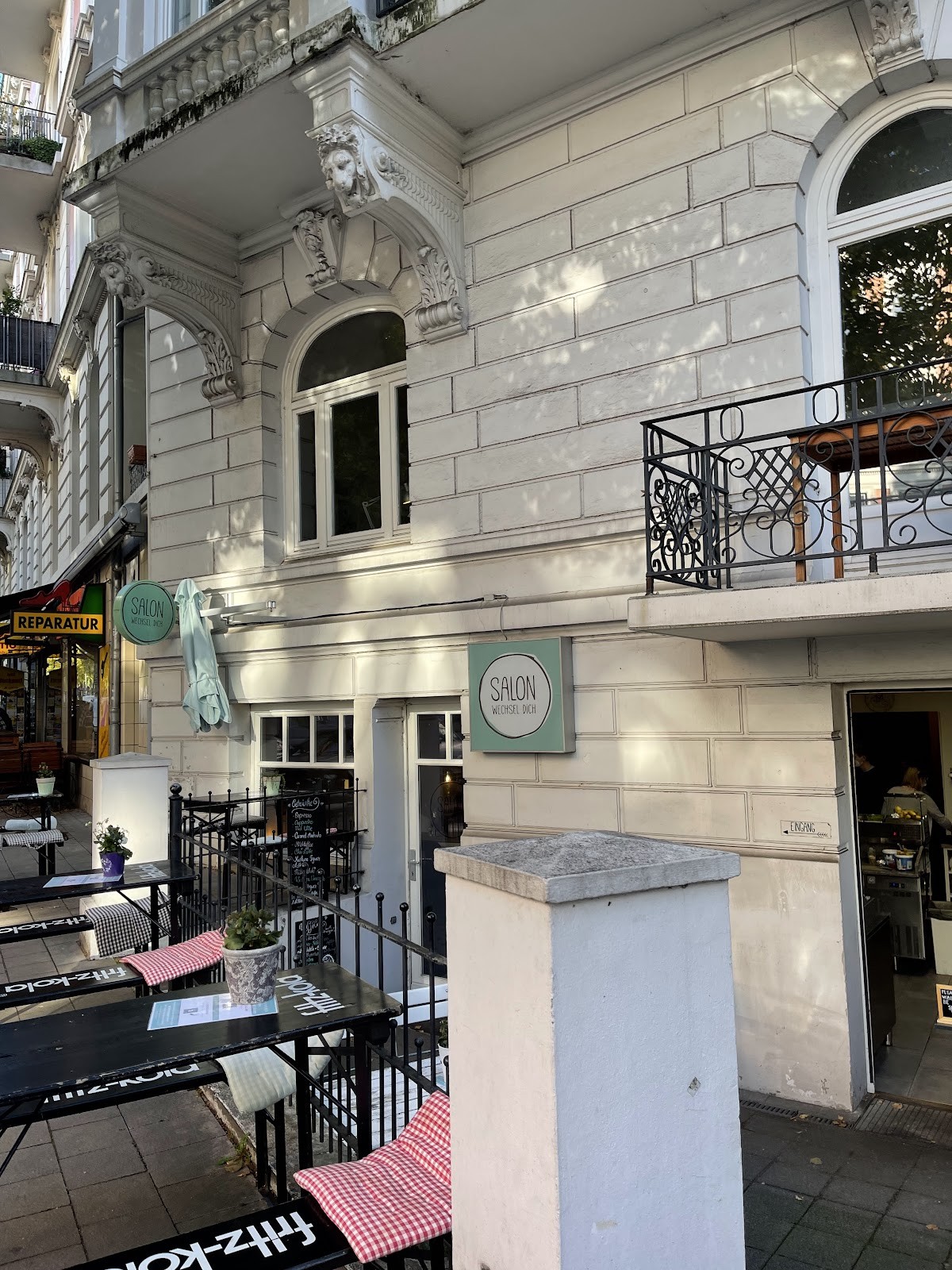 Salon Wechsel Dich: the place