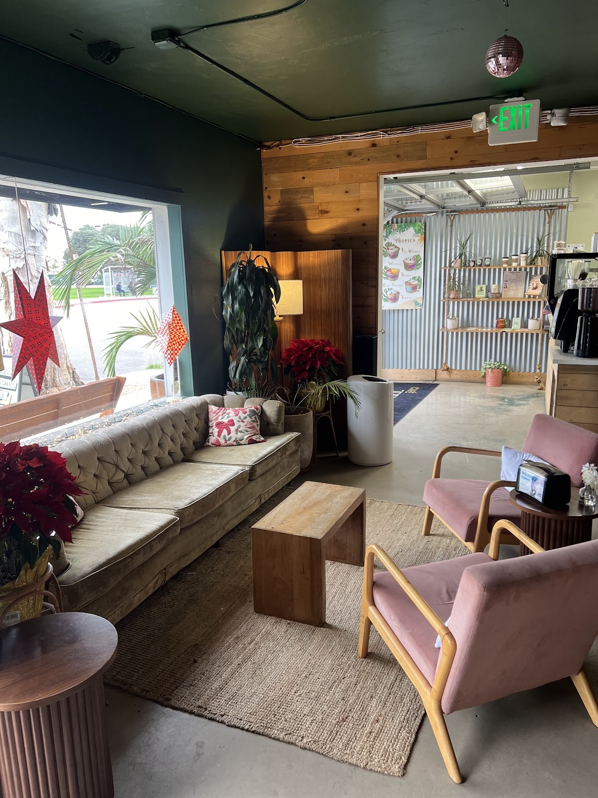 Café Tropics: the place