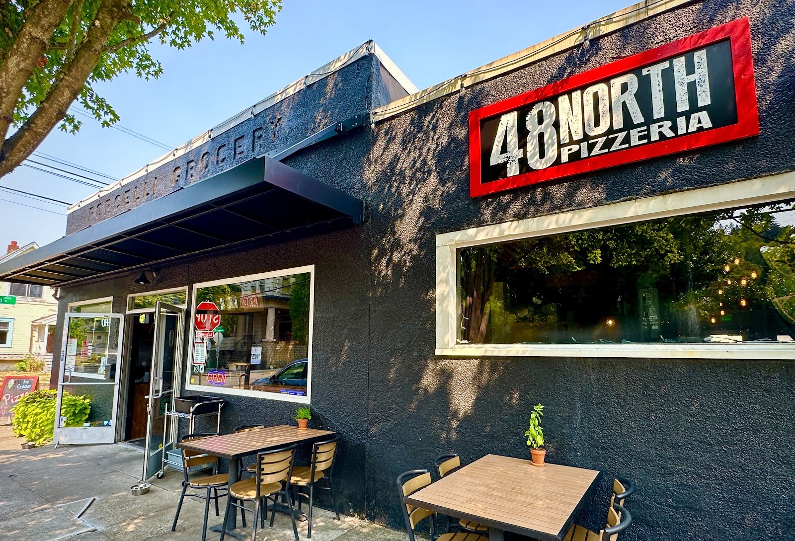 48 North Pizzeria: the place