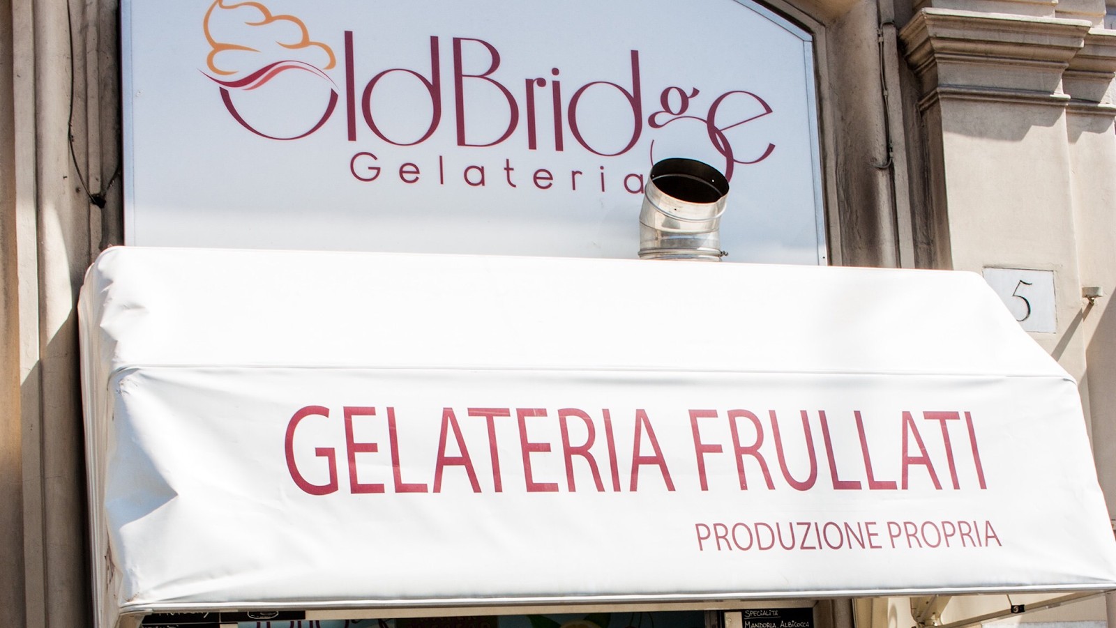 Old Bridge Gelateria: the place