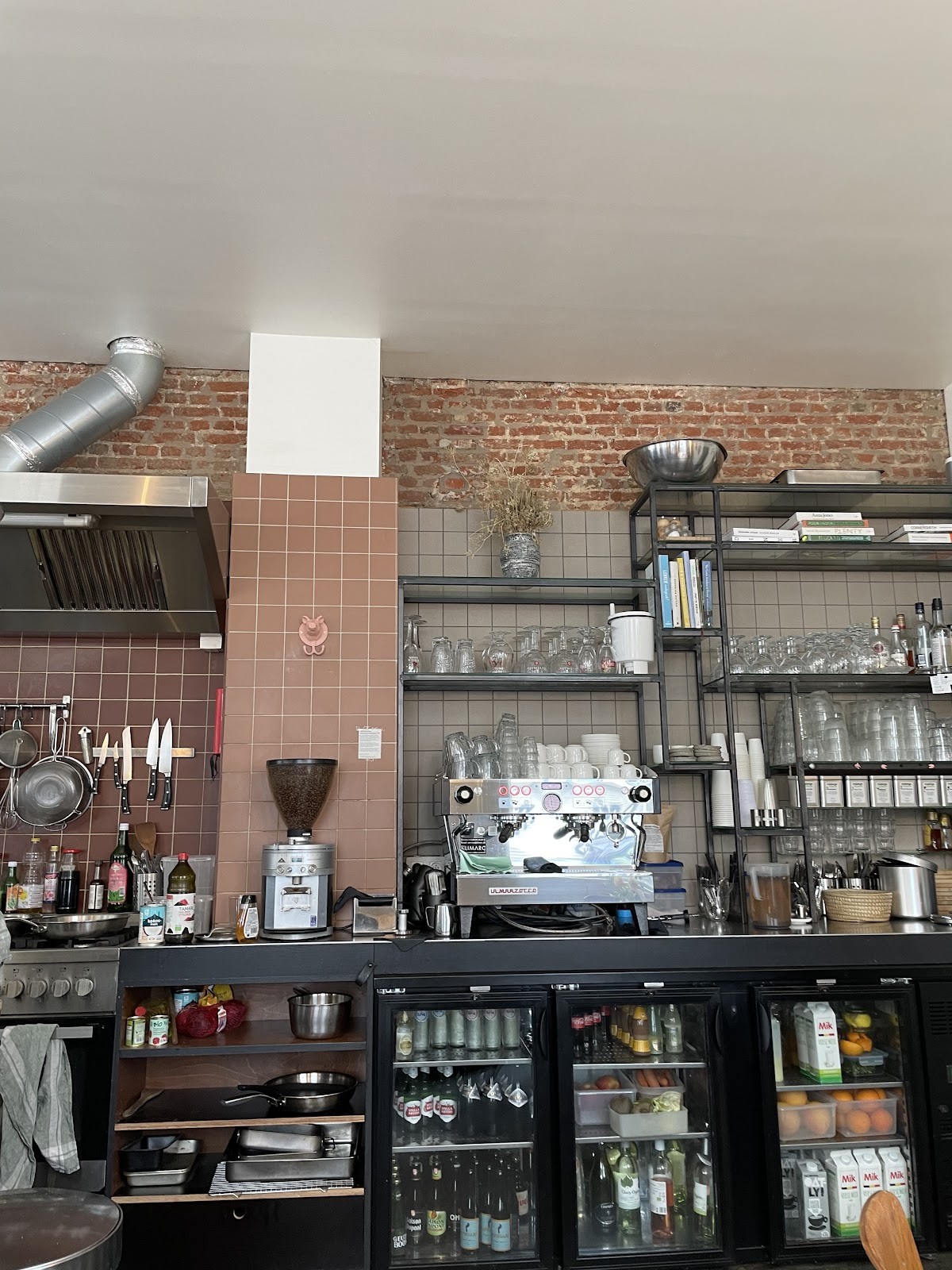 Cornichon: the place