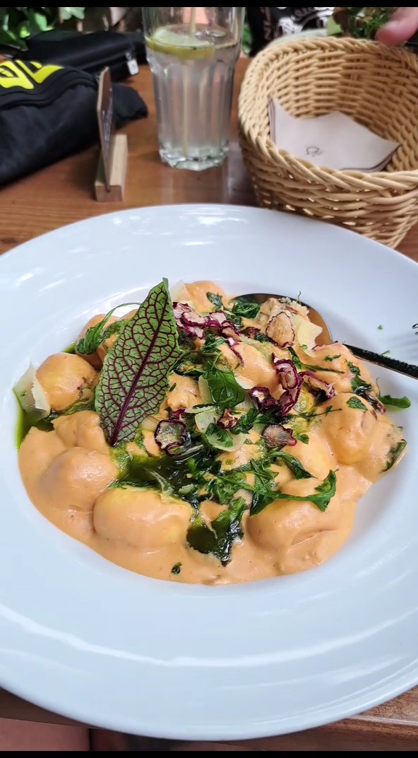 Max Pett... Das vegane Restaurant: food & drinks