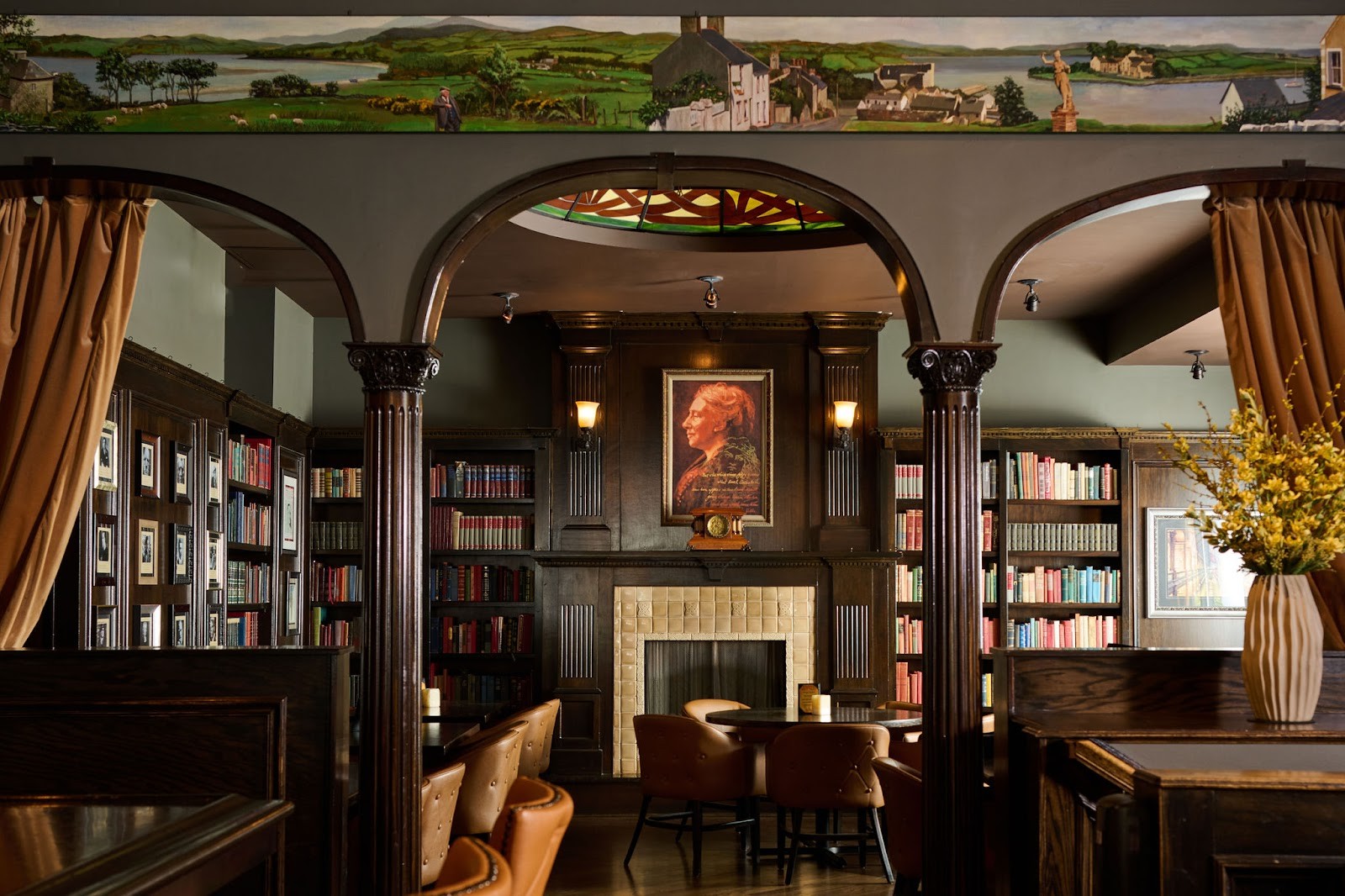 Lady Gregory's Irish Bar & Restaurant: the place