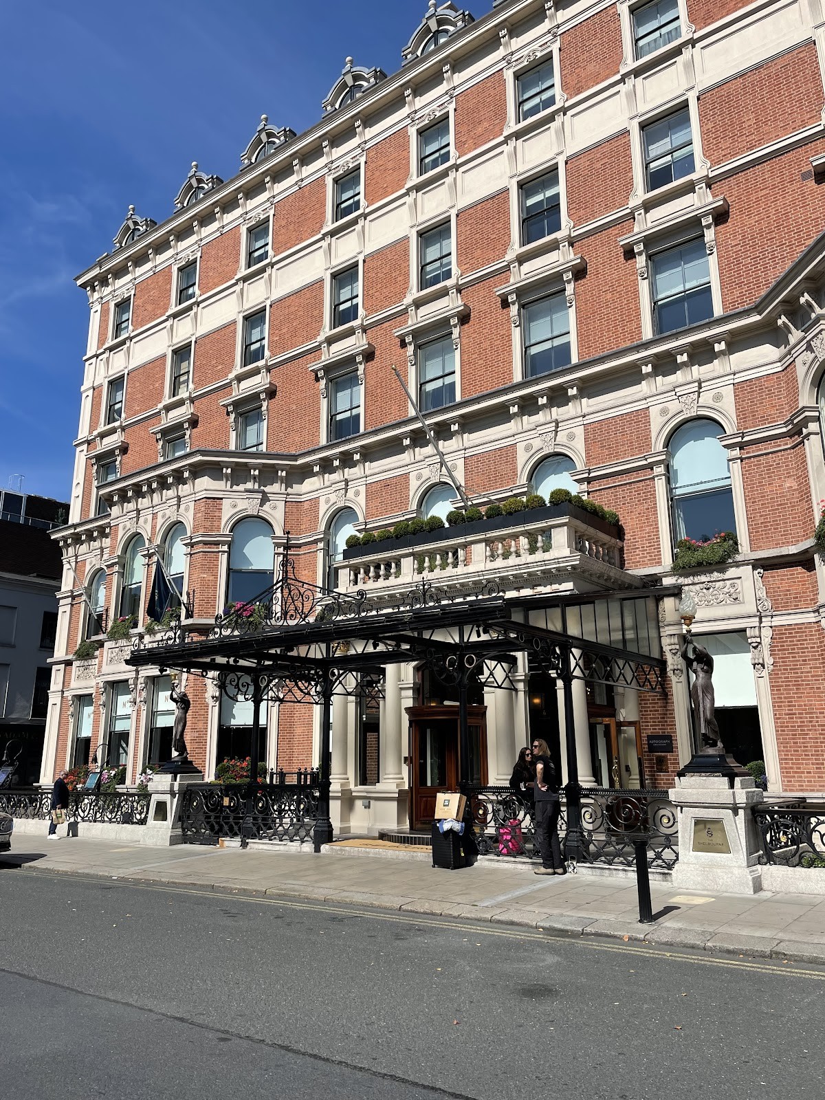 The Lord Mayor's Lounge: the place