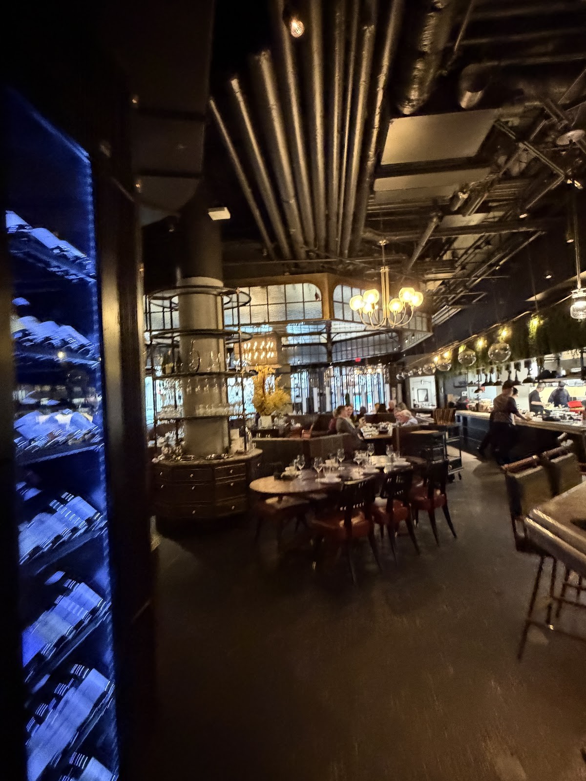 Mott 32 Vancouver: the place