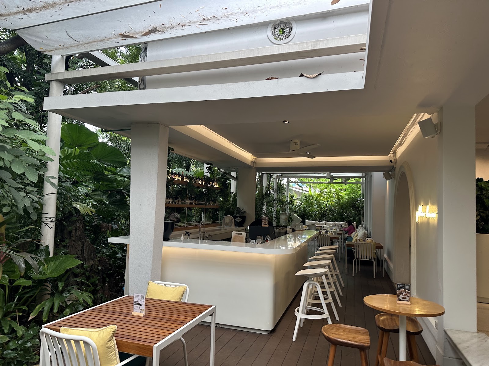 Yellow Lane Cafe: the place