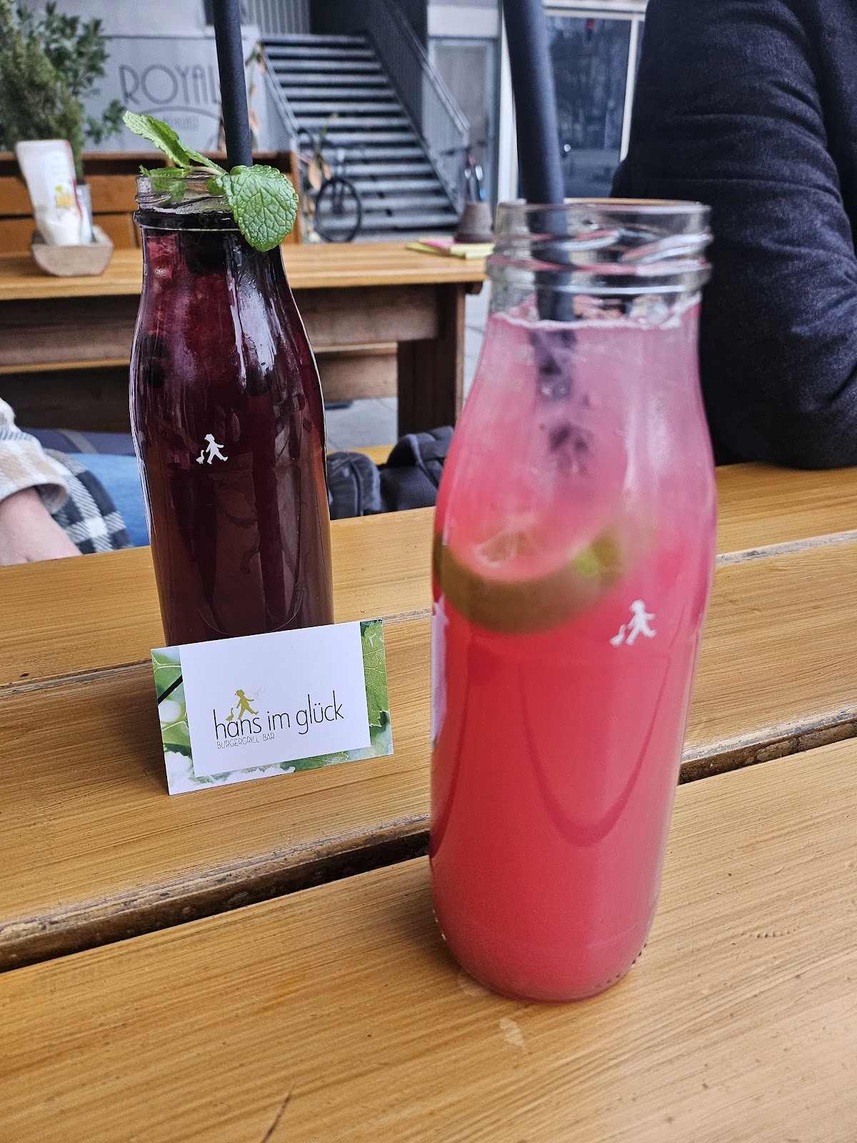 Hans im Glück: food & drinks
