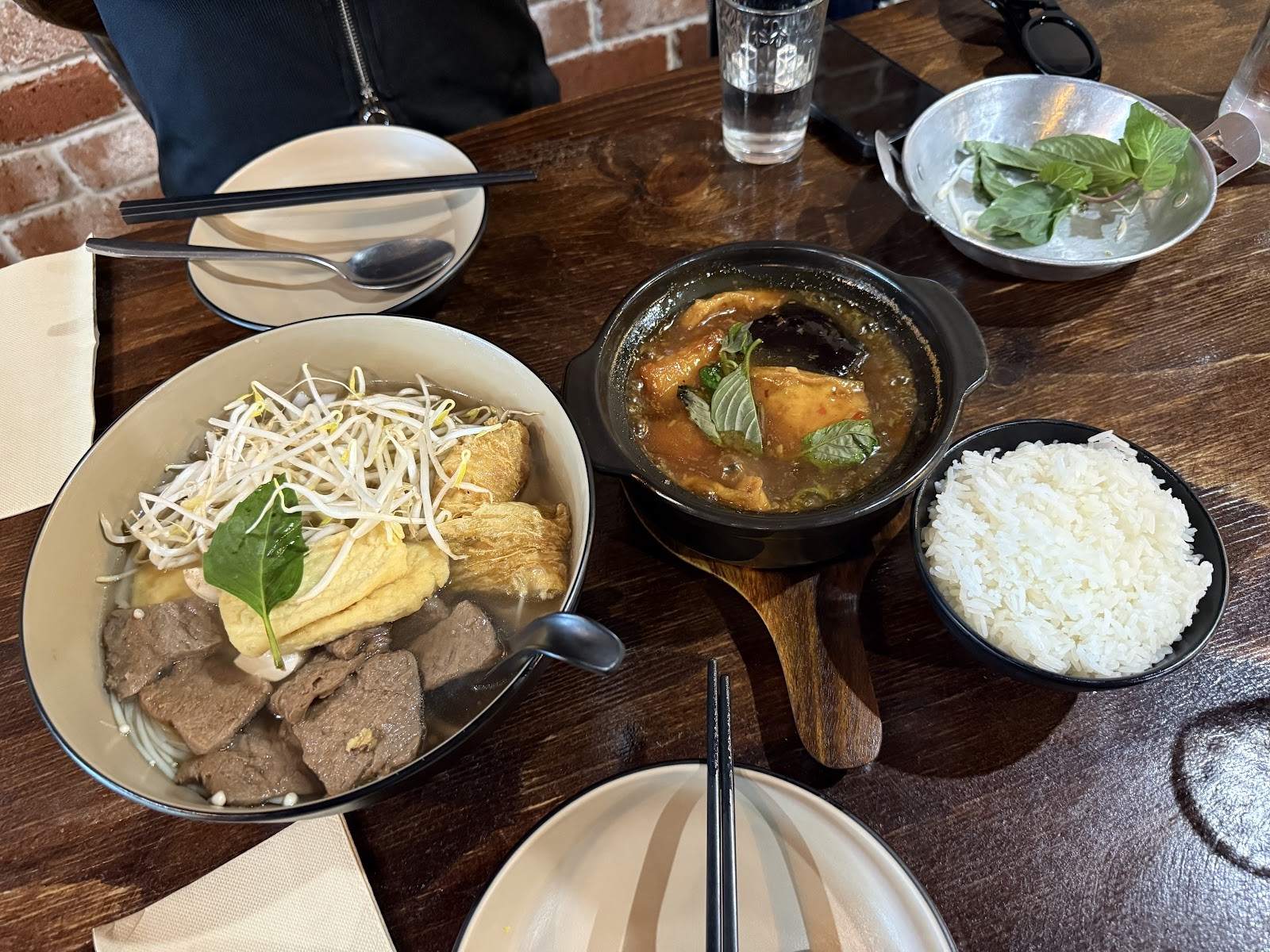 Vina Vegan Restaurant: food & drinks