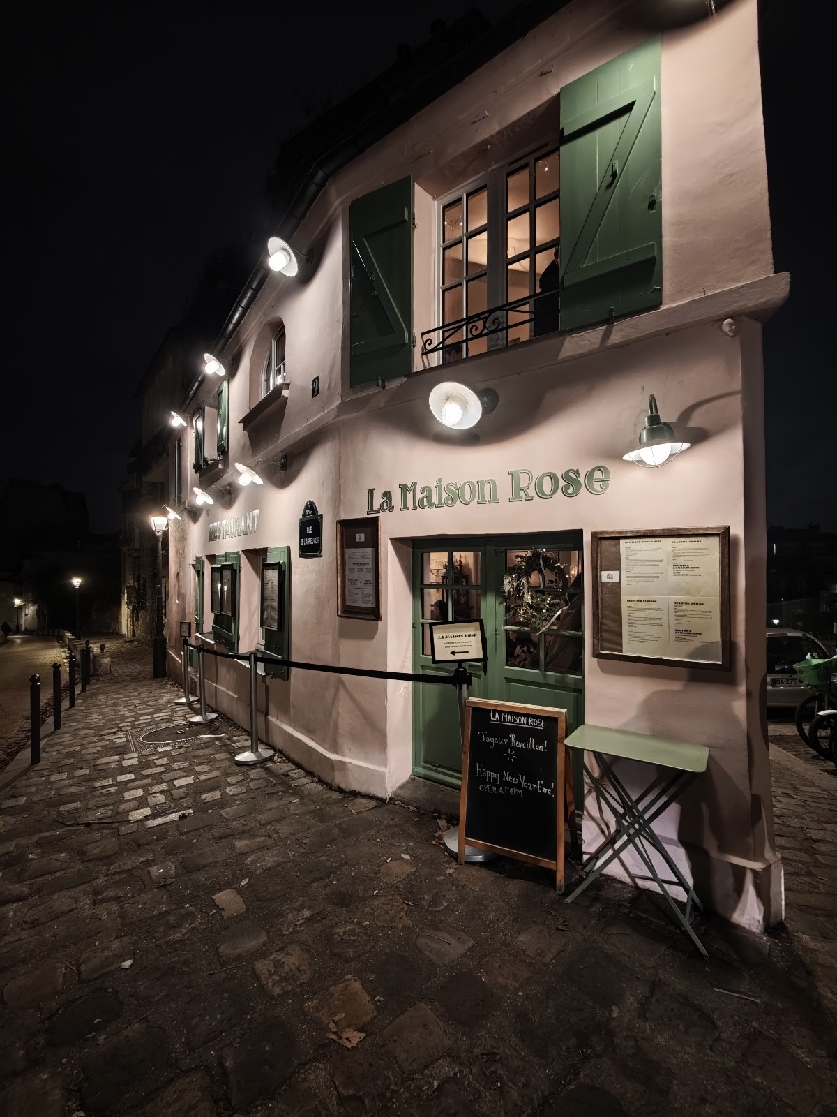 La Maison Rose: the place