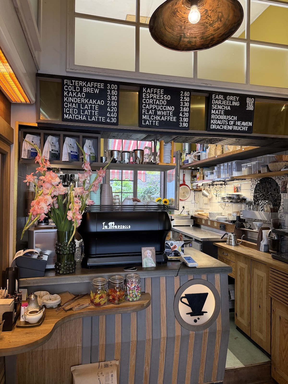 Kaffeebud Ehrenfeld: the place