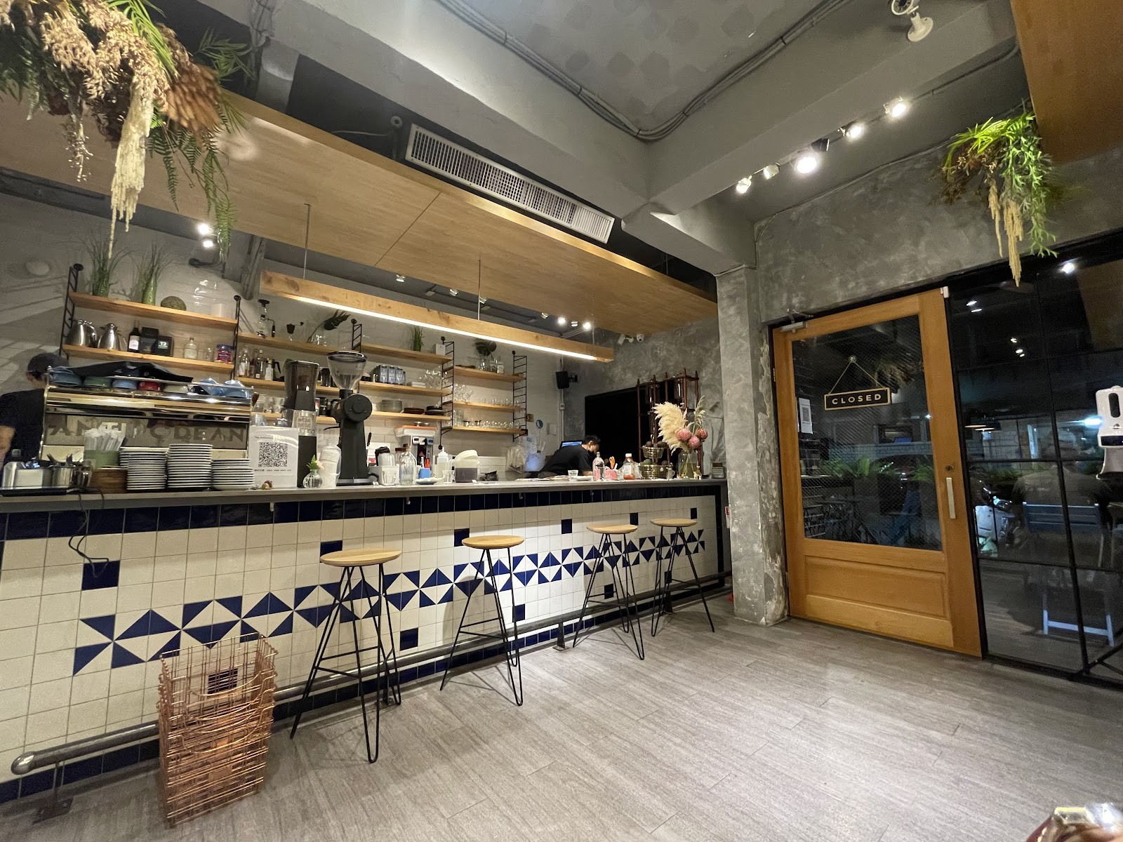 The Antipodean Neihu: the place