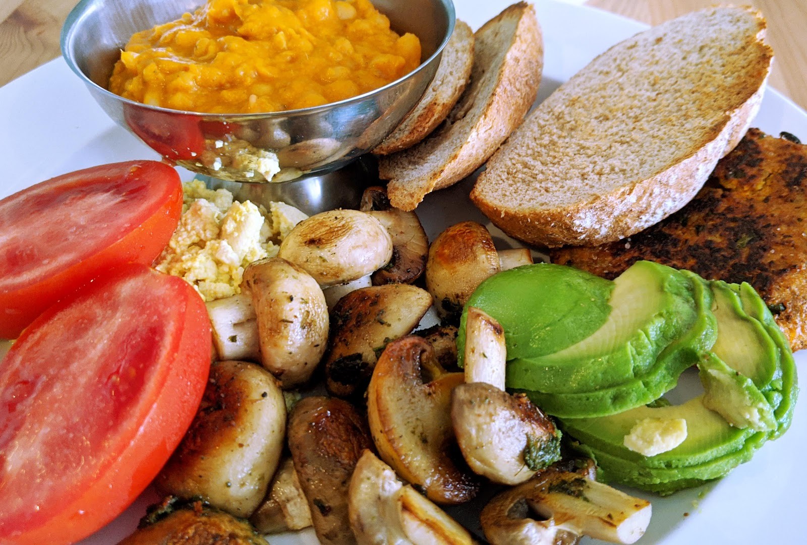 Luna's Vegan Corner: food & drinks