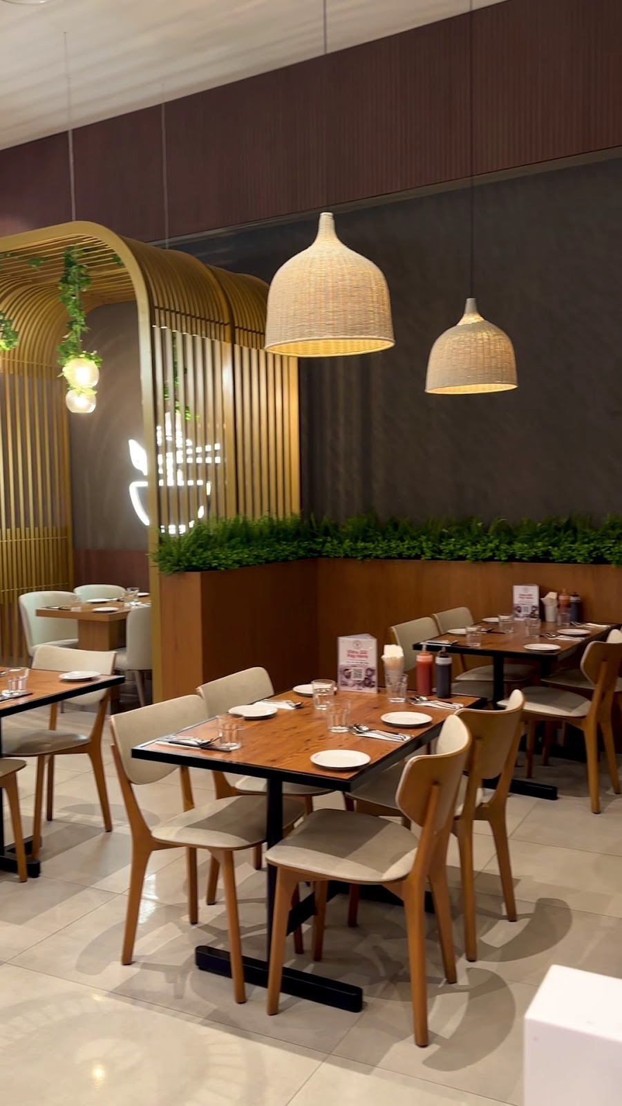 Vietnamese Foodies Creek Harbour: the place