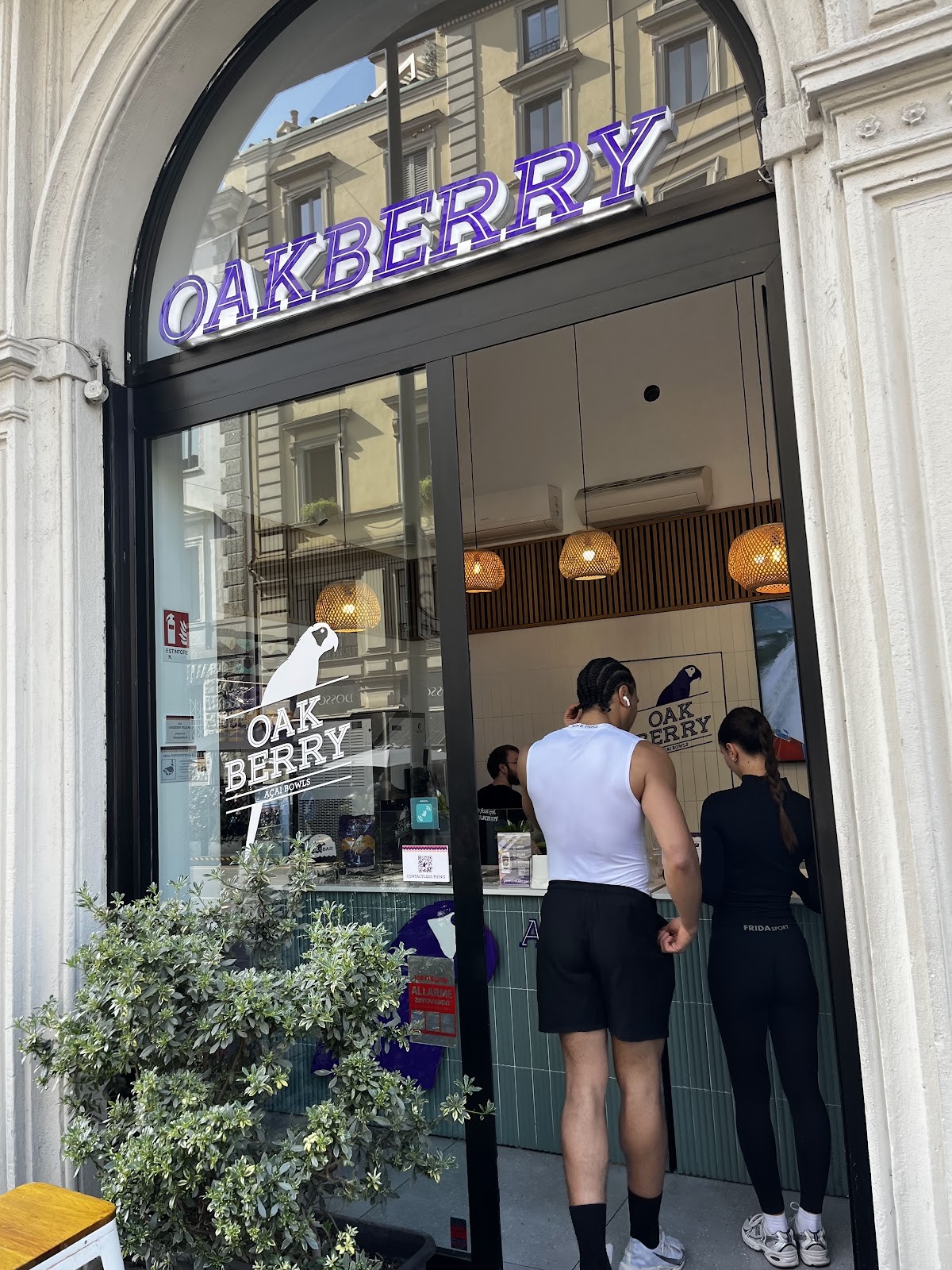OAKBERRY AÇAÍ - Milano - Cadorna: the place