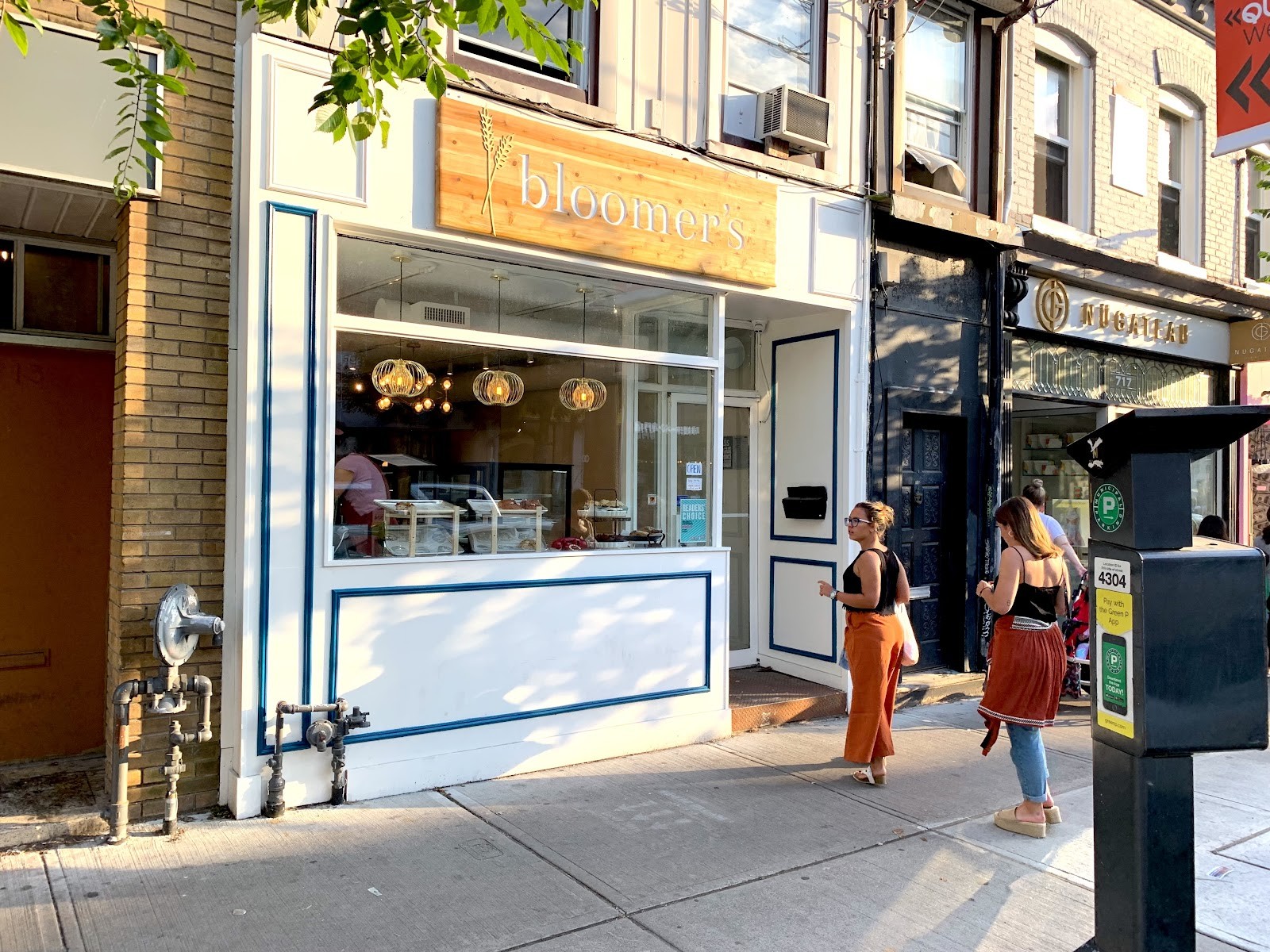 bloomer's Queen: the place