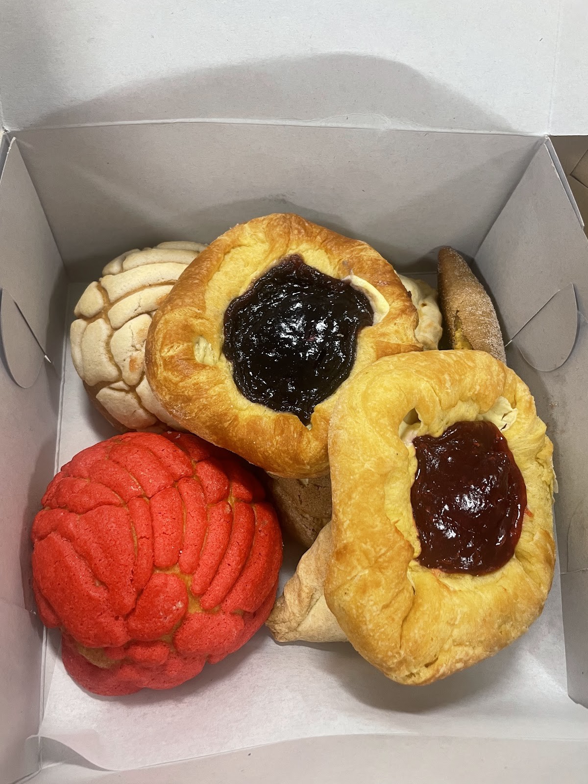 Toluca Bakery: food & drinks