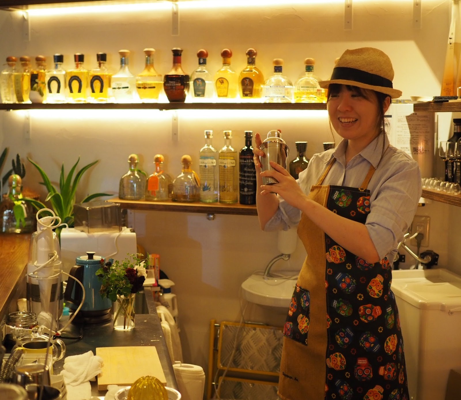 BAR AGAVERIA@代々木駅前: the place