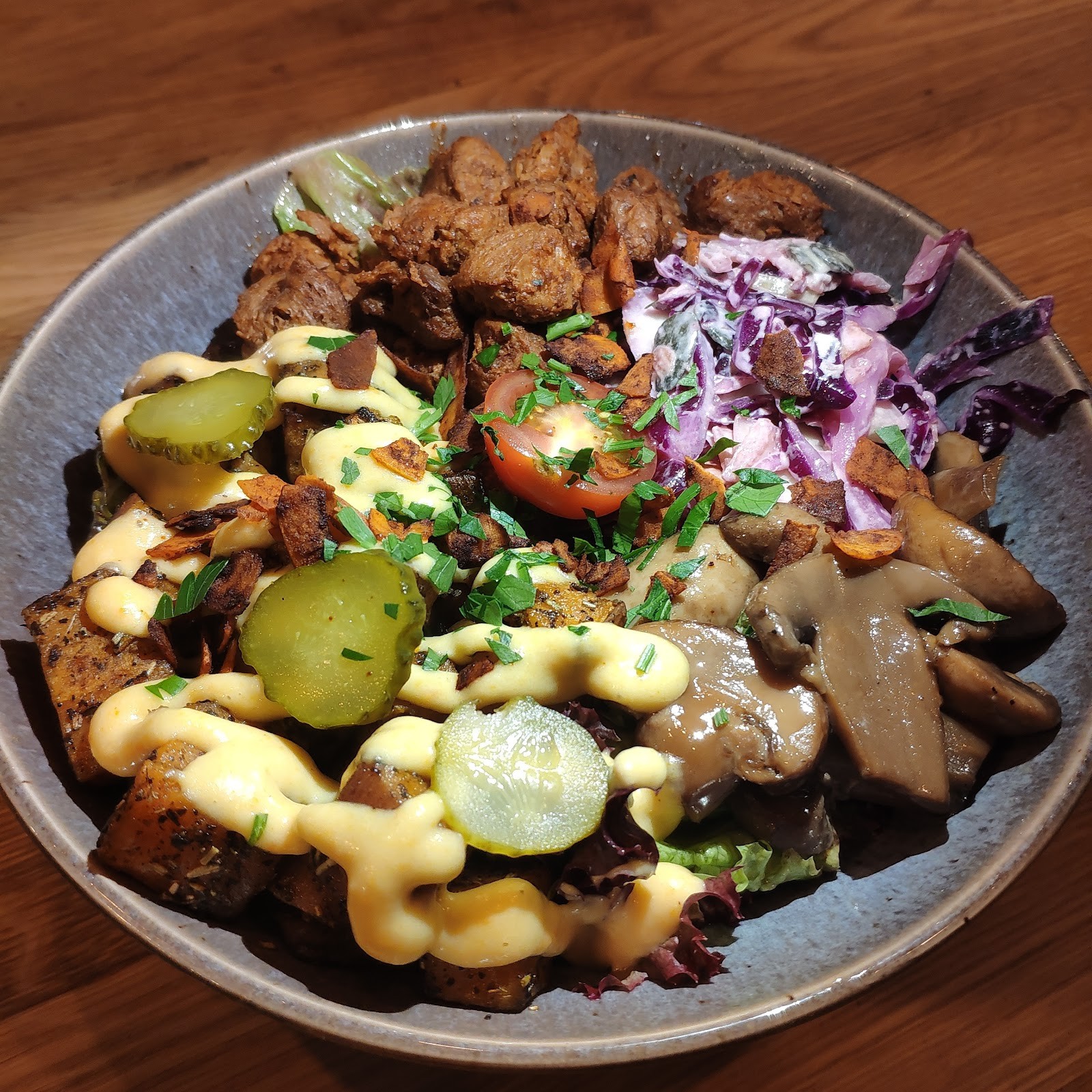 VEG'D - Vegan Burgers - F-hain: food & drinks
