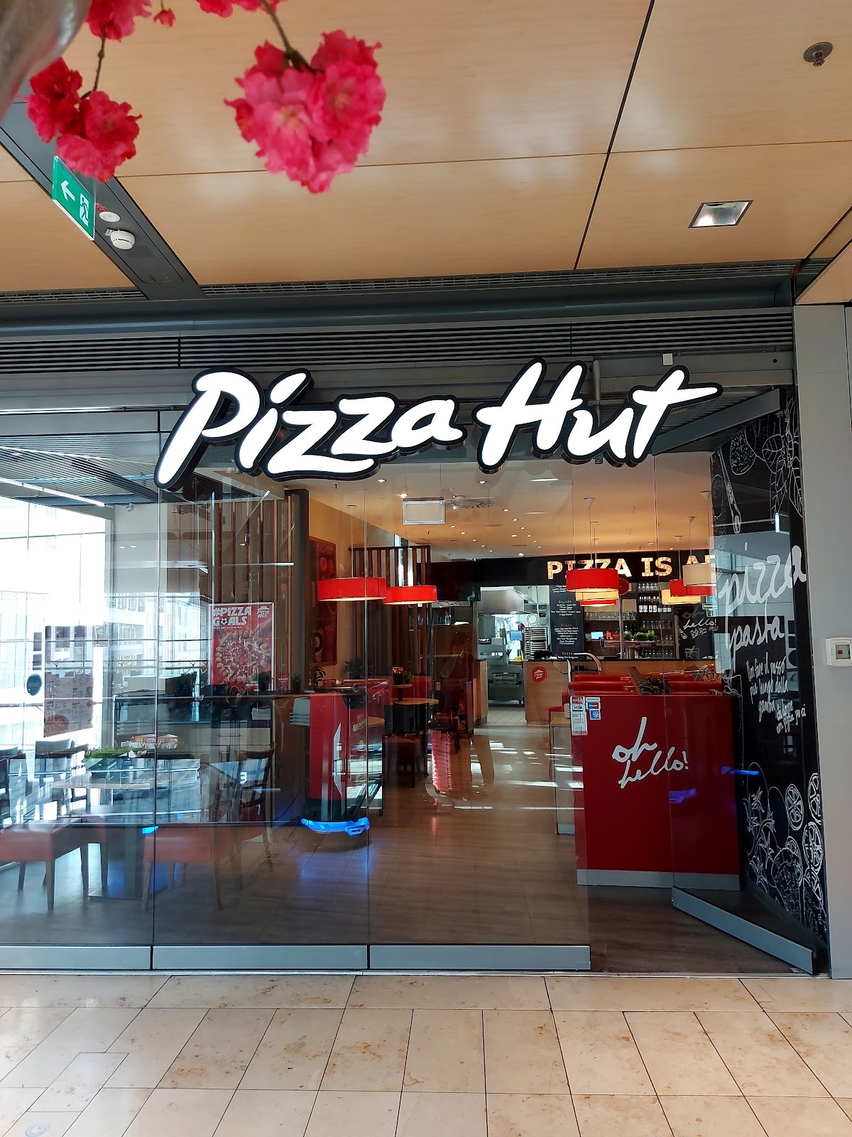 Pizza Hut Europapassage: the place