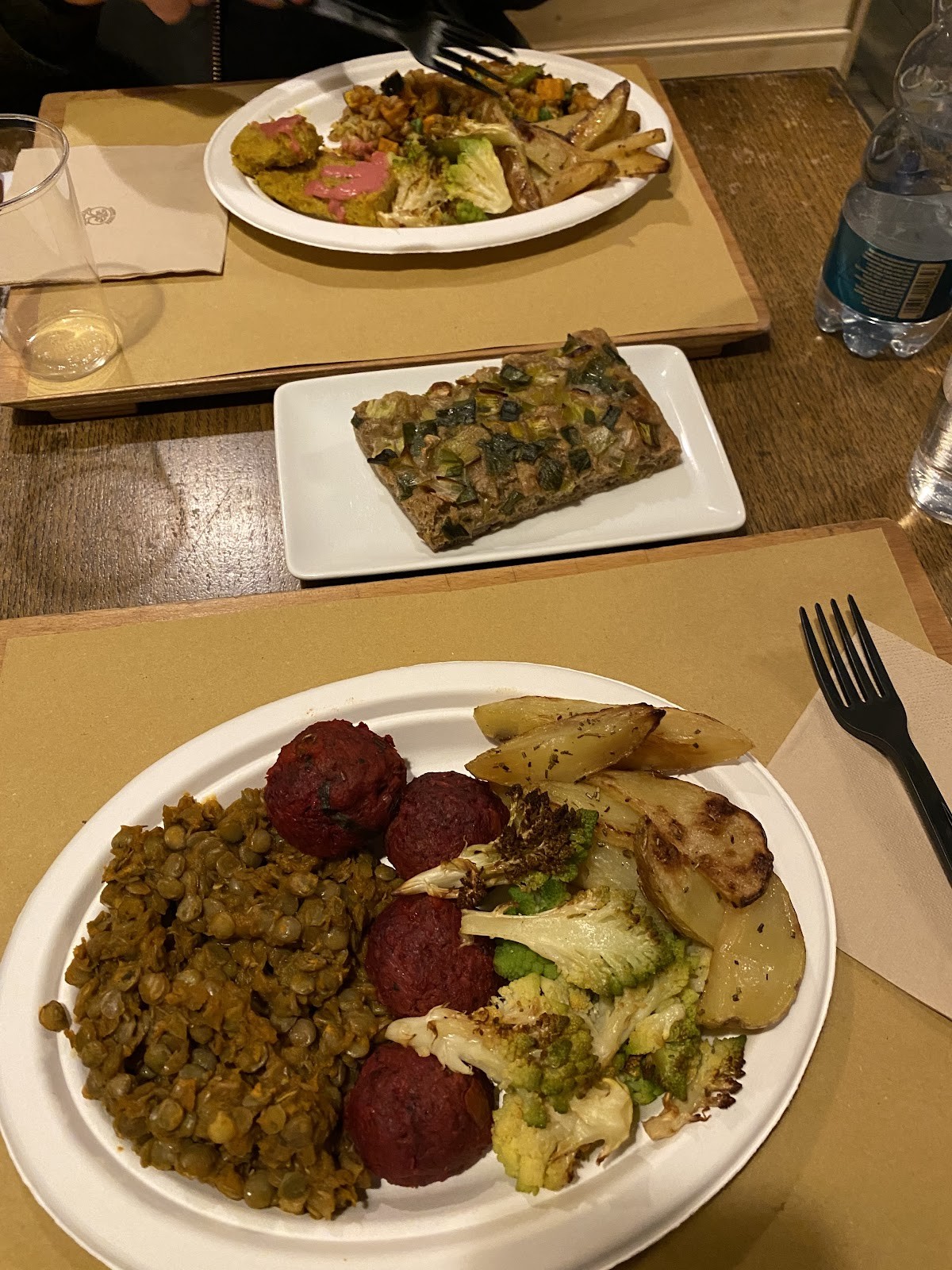 Alhambra Risto veg: food & drinks