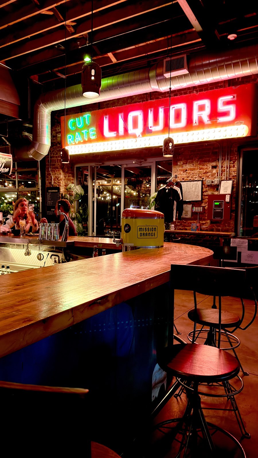 Ace Eat Serve: the place