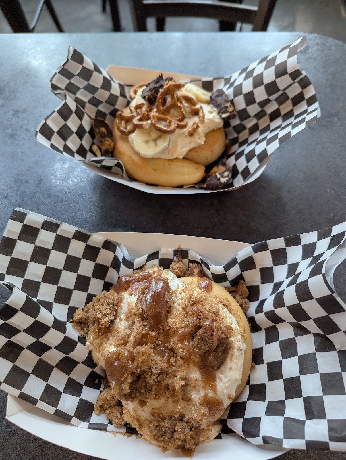 Cinnaholic: food & drinks