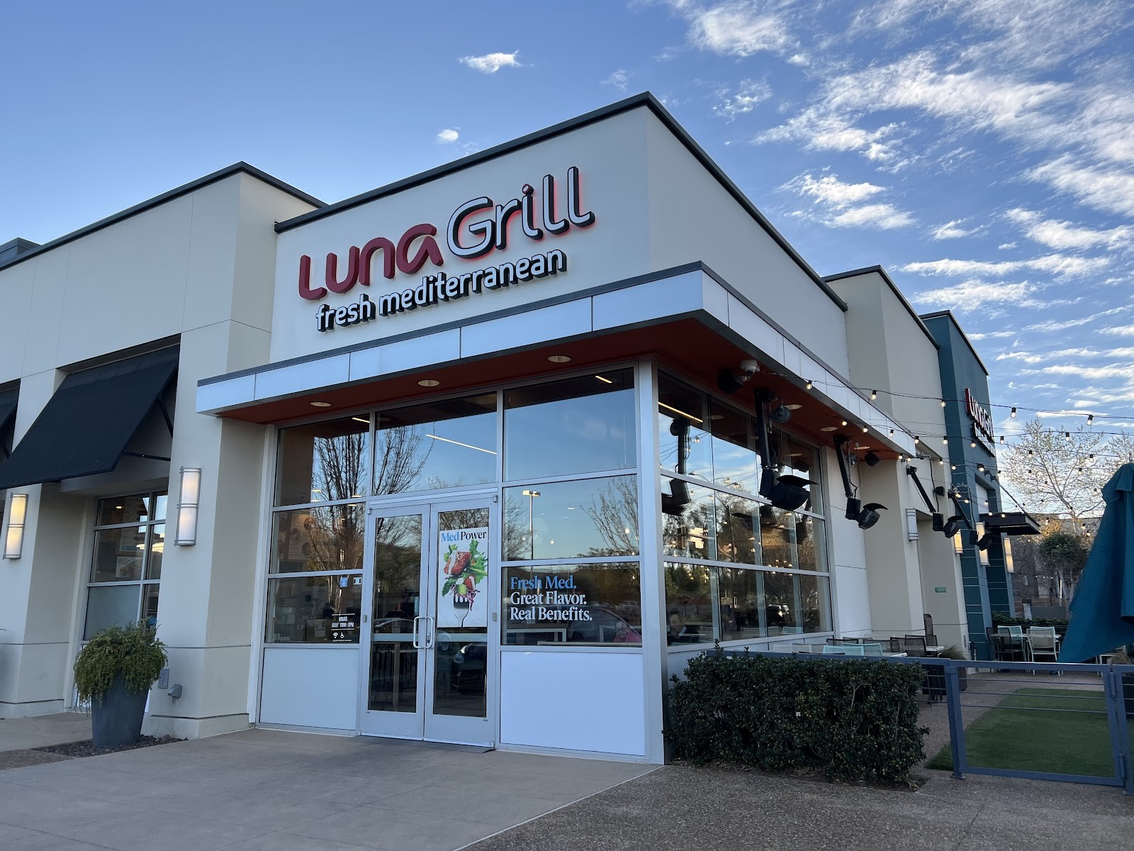 Luna Grill: the place
