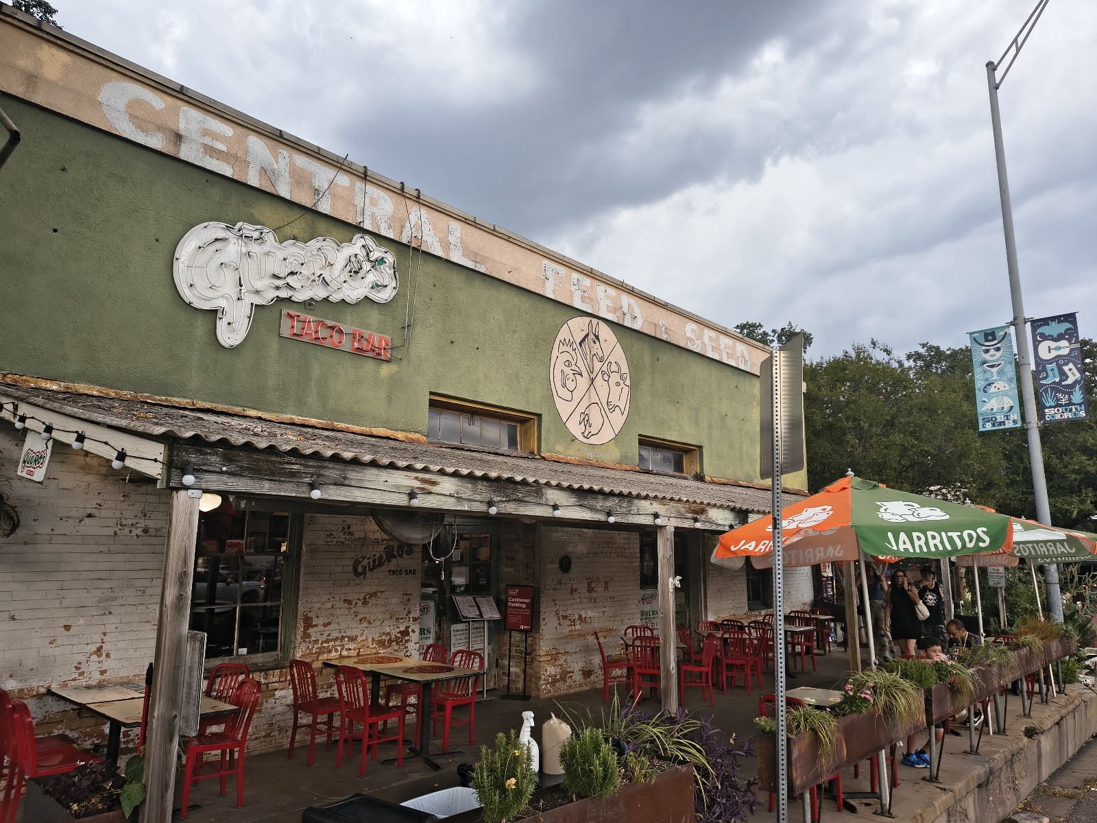 Güero's Taco Bar: the place