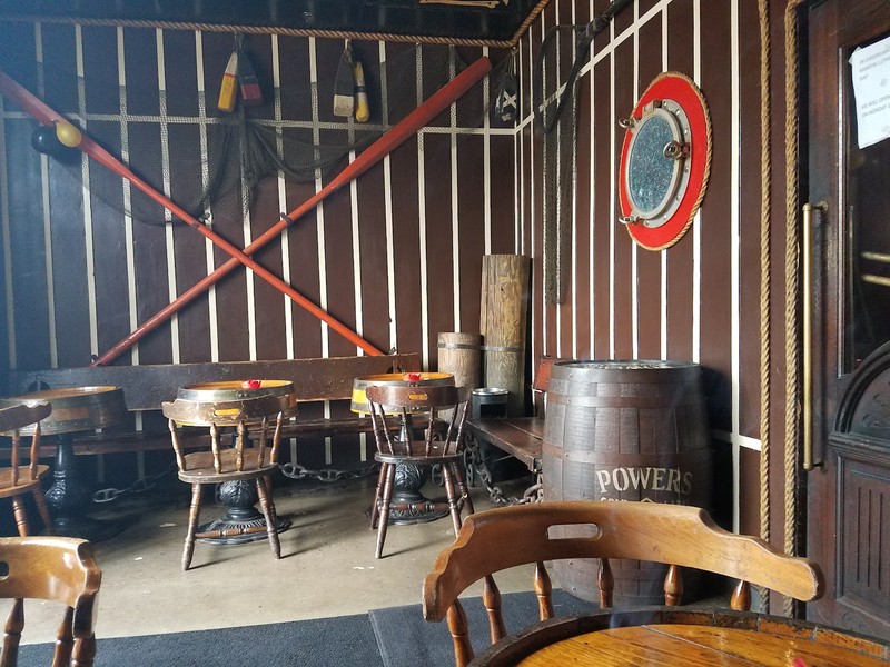 The Redwood Bar & Grill: photo 4