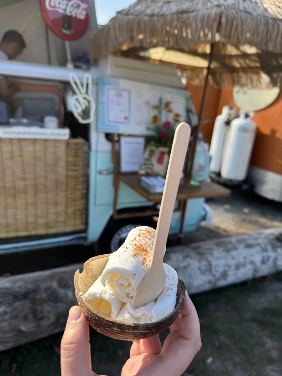 Coco Van Ice Cream Rolls - ไอติมกะทิ: food & drinks